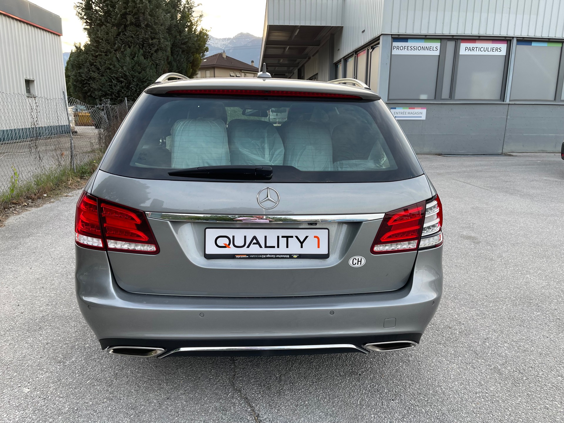 MERCEDES-BENZ E 350 BlueTEC Avantgarde 4Matic 7G-Tronic-image-25