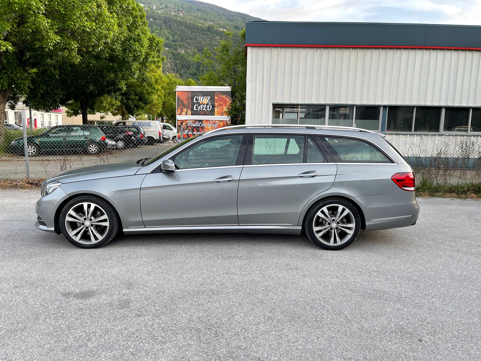 MERCEDES-BENZ E 350 BlueTEC Avantgarde 4Matic 7G-Tronic-image-17