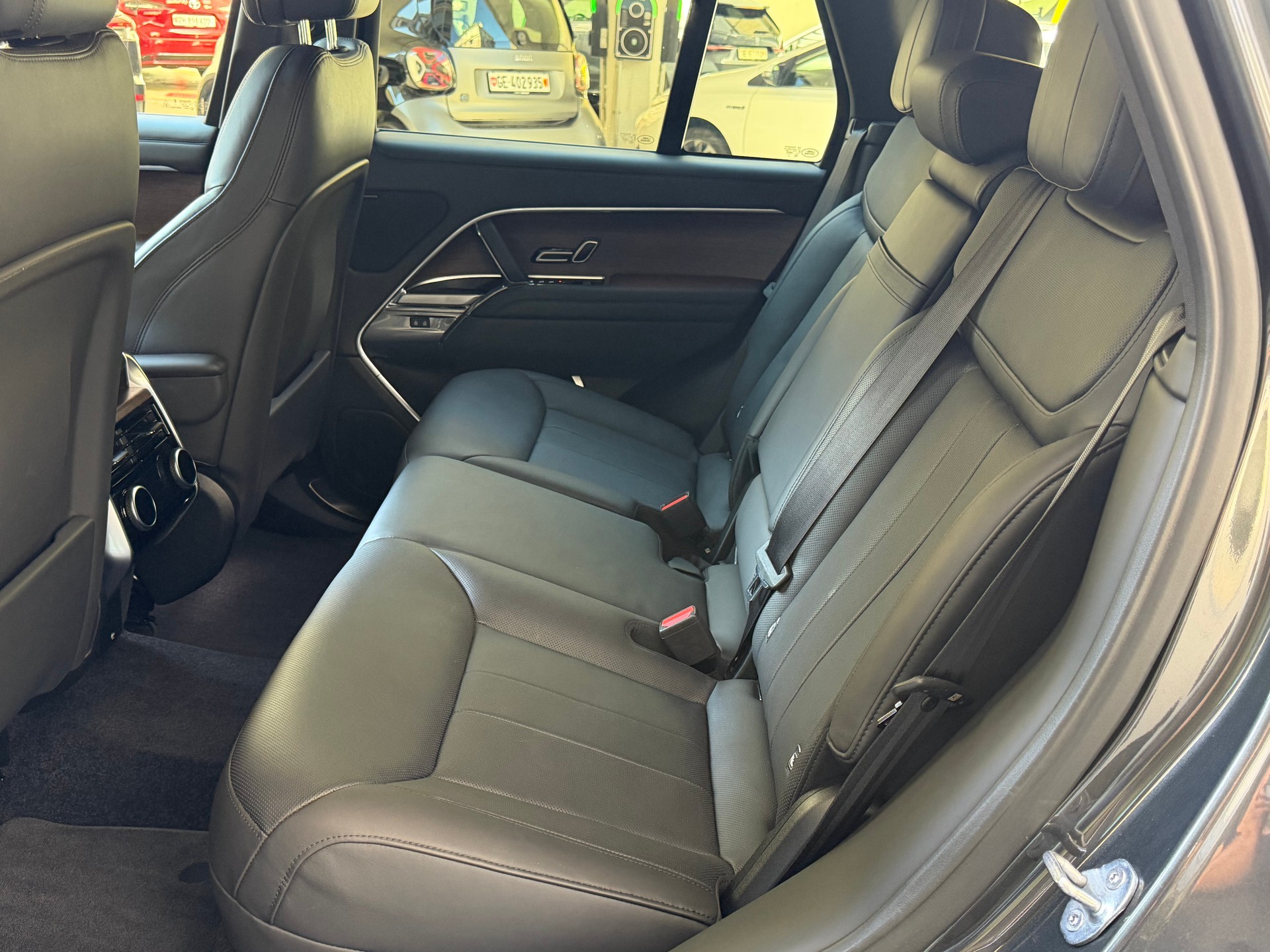 LAND ROVER Range Rover D300 3.0D I6 MHEV SE Automatic-image-8