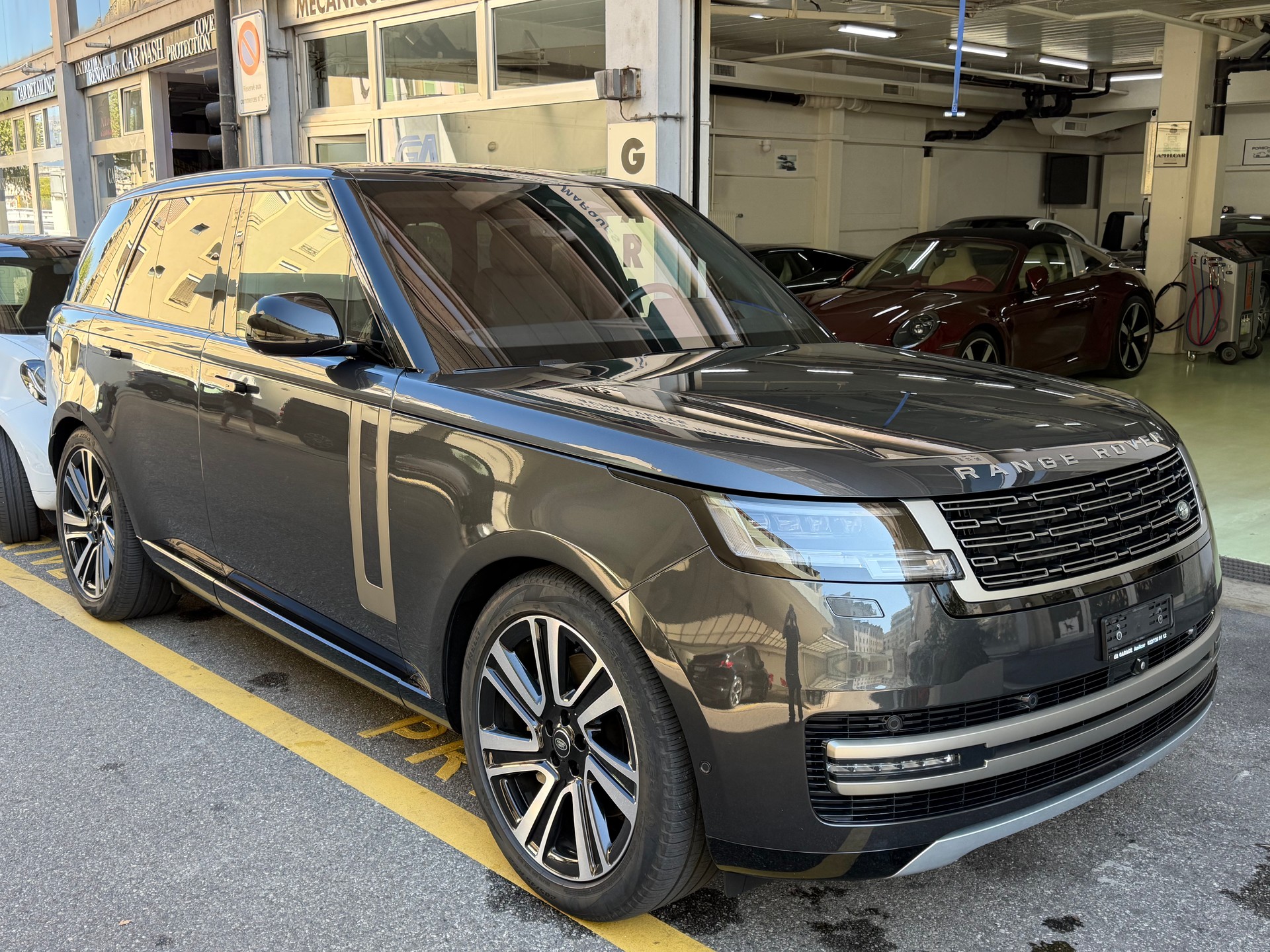 LAND ROVER Range Rover D300 3.0D I6 MHEV SE Automatic-image-0