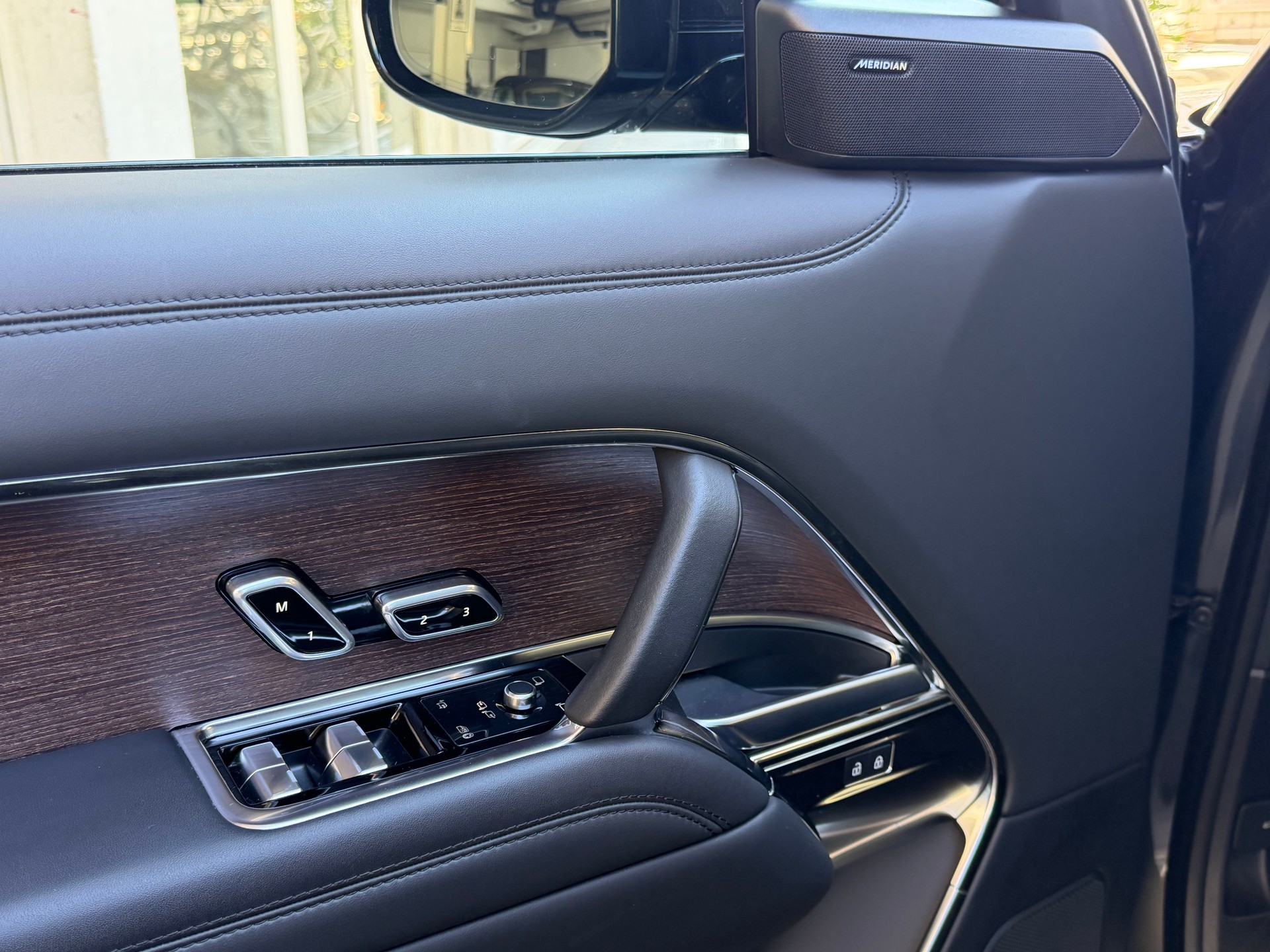 LAND ROVER Range Rover D300 3.0D I6 MHEV SE Automatic-image-5