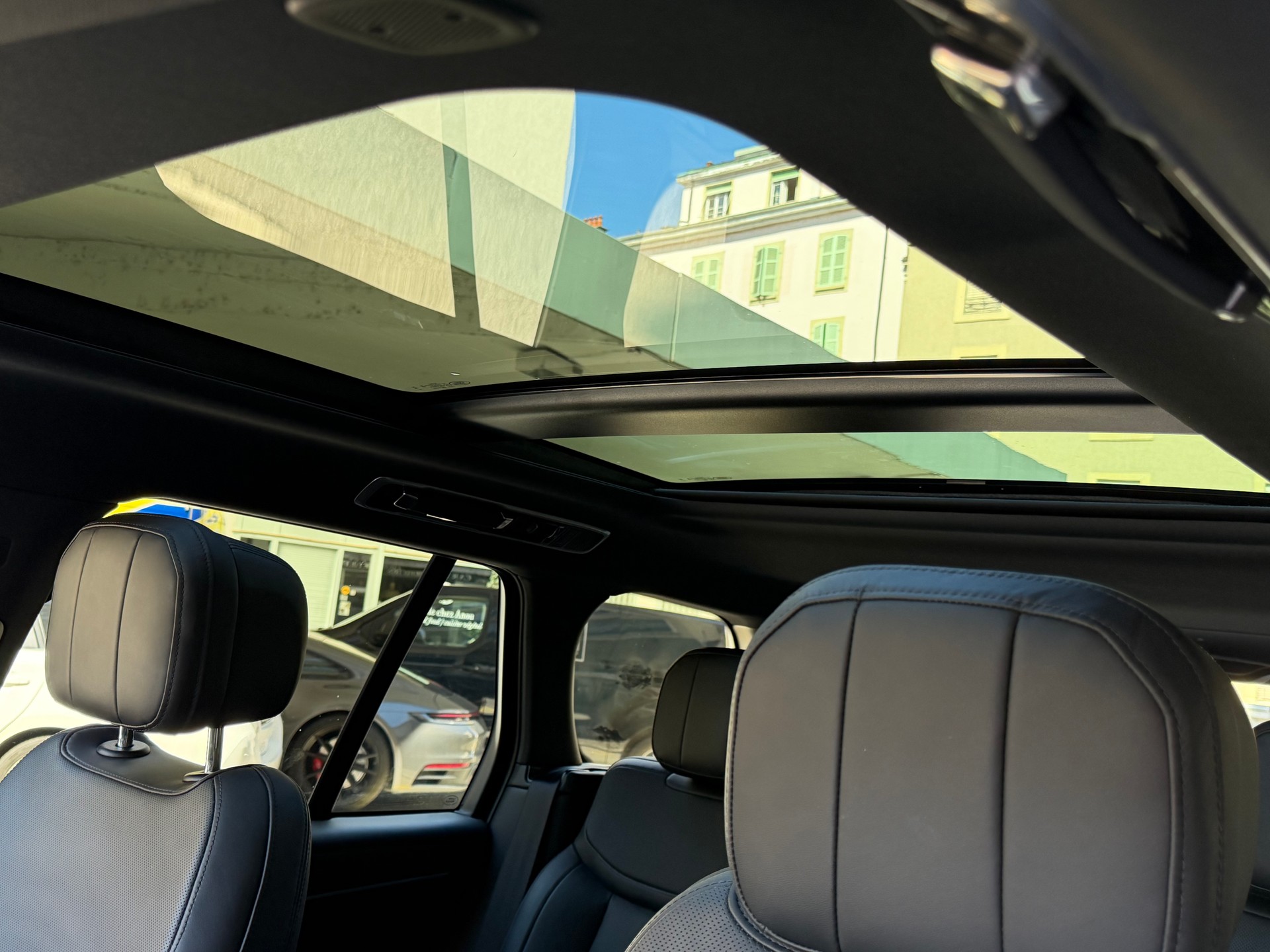 LAND ROVER Range Rover D300 3.0D I6 MHEV SE Automatic-image-9