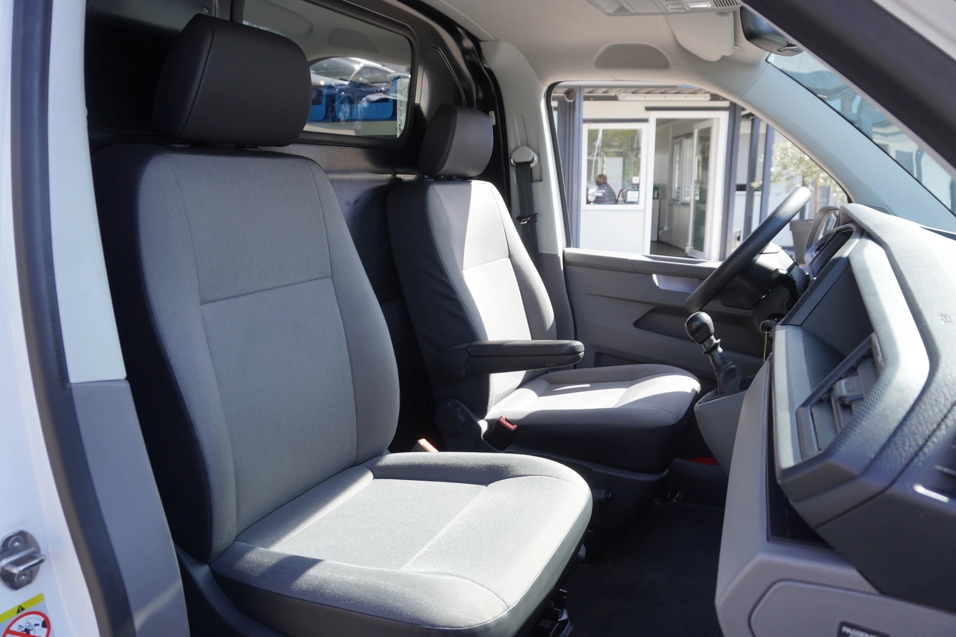 VW T6.1 2.0 TDI EINBAU-SCHRÄNKE!!!-image-22