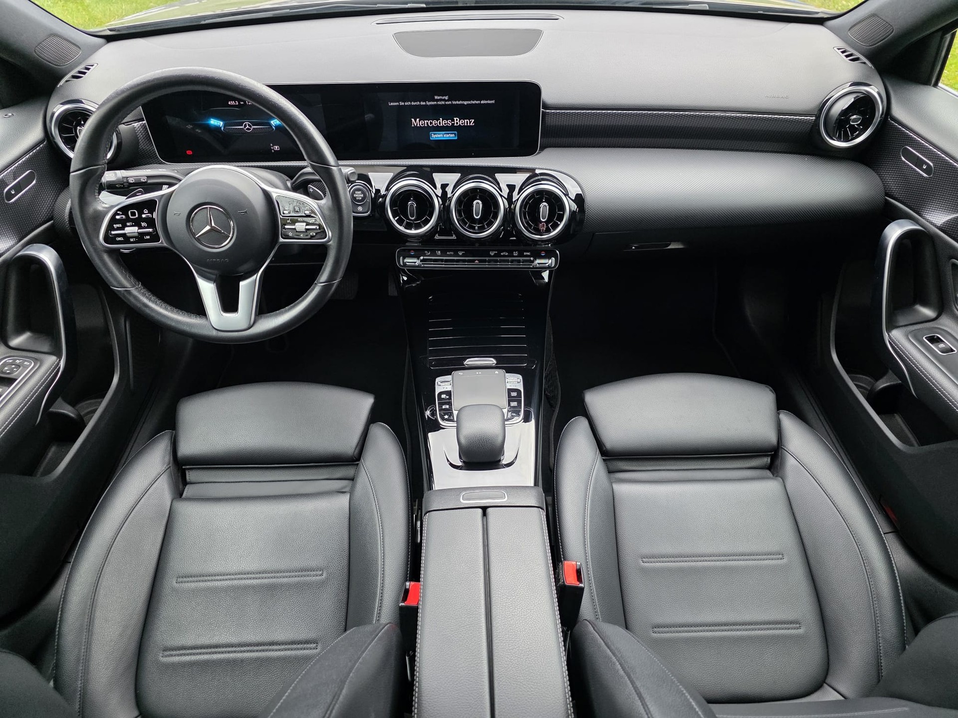 MERCEDES-BENZ A 180 Progressive 7G-DCT-image-10