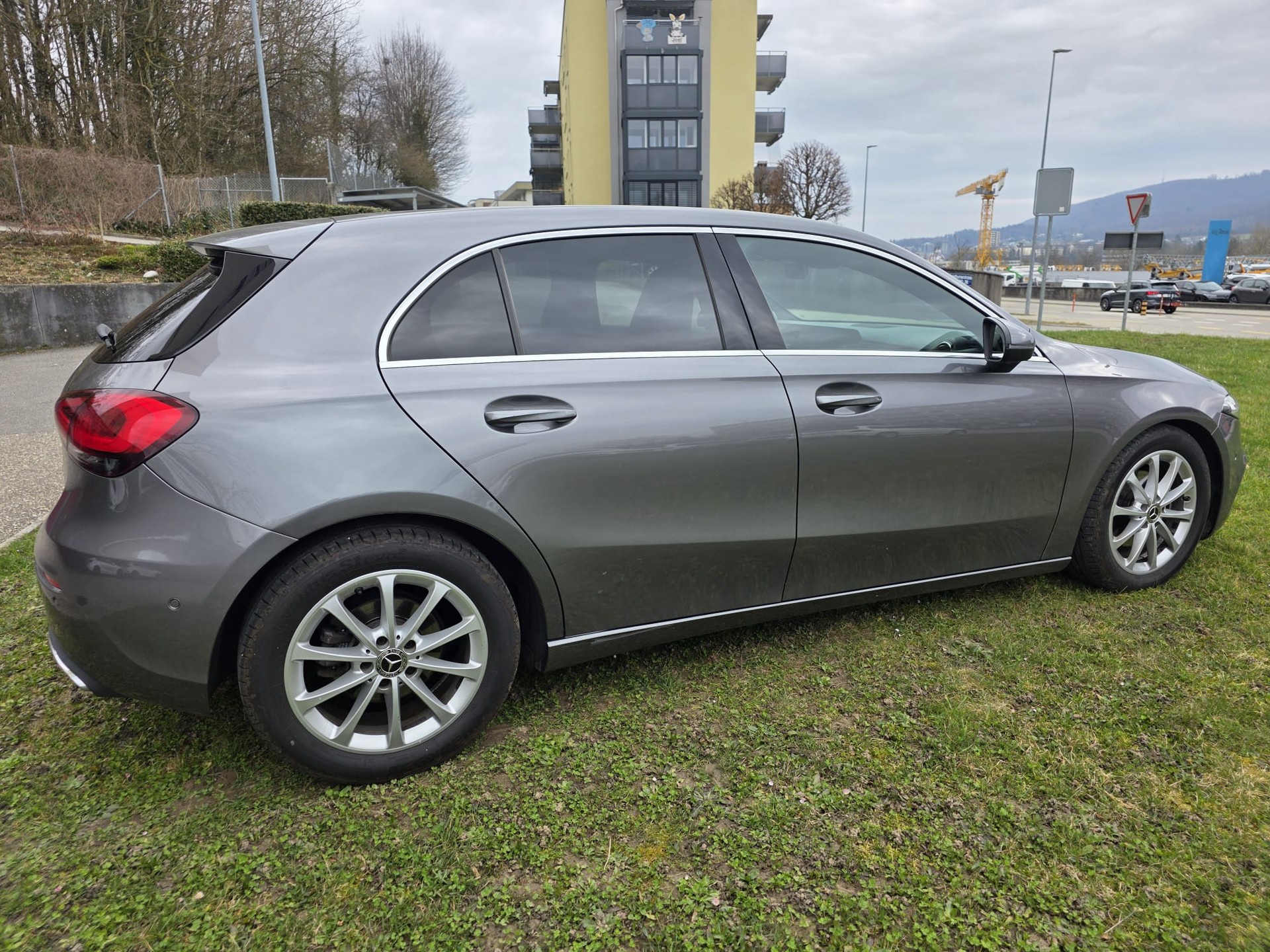 MERCEDES-BENZ A 180 Progressive 7G-DCT-image-8