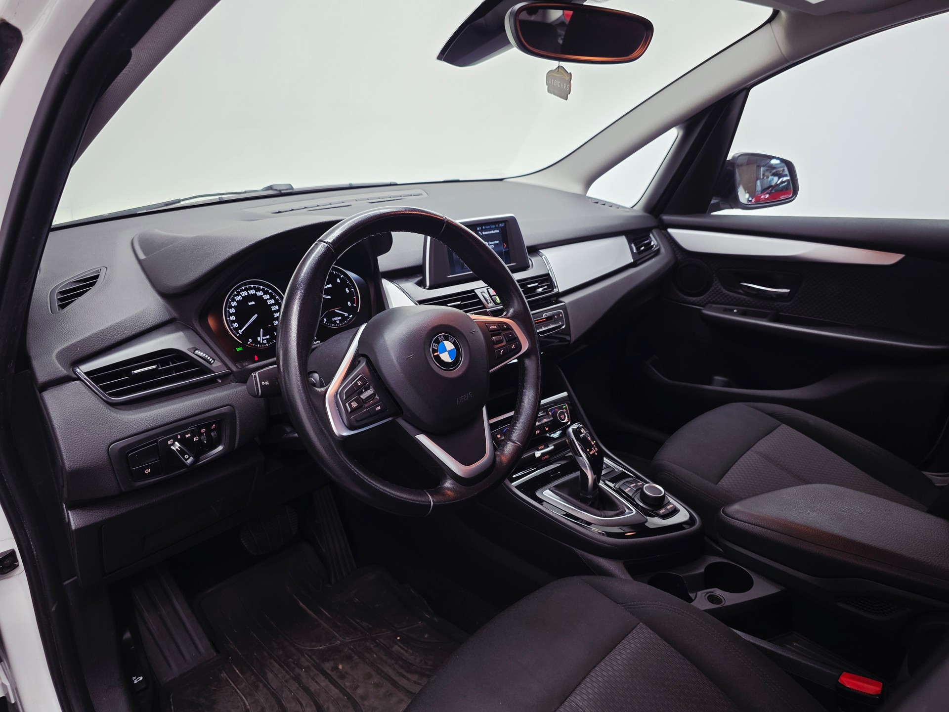 BMW 218d xDrive Gran Tourer Steptronic Fleet Edition*FRISCH MFK*8 FACH RÄDER*PANORAMA*LED*KAMERA*-image-10