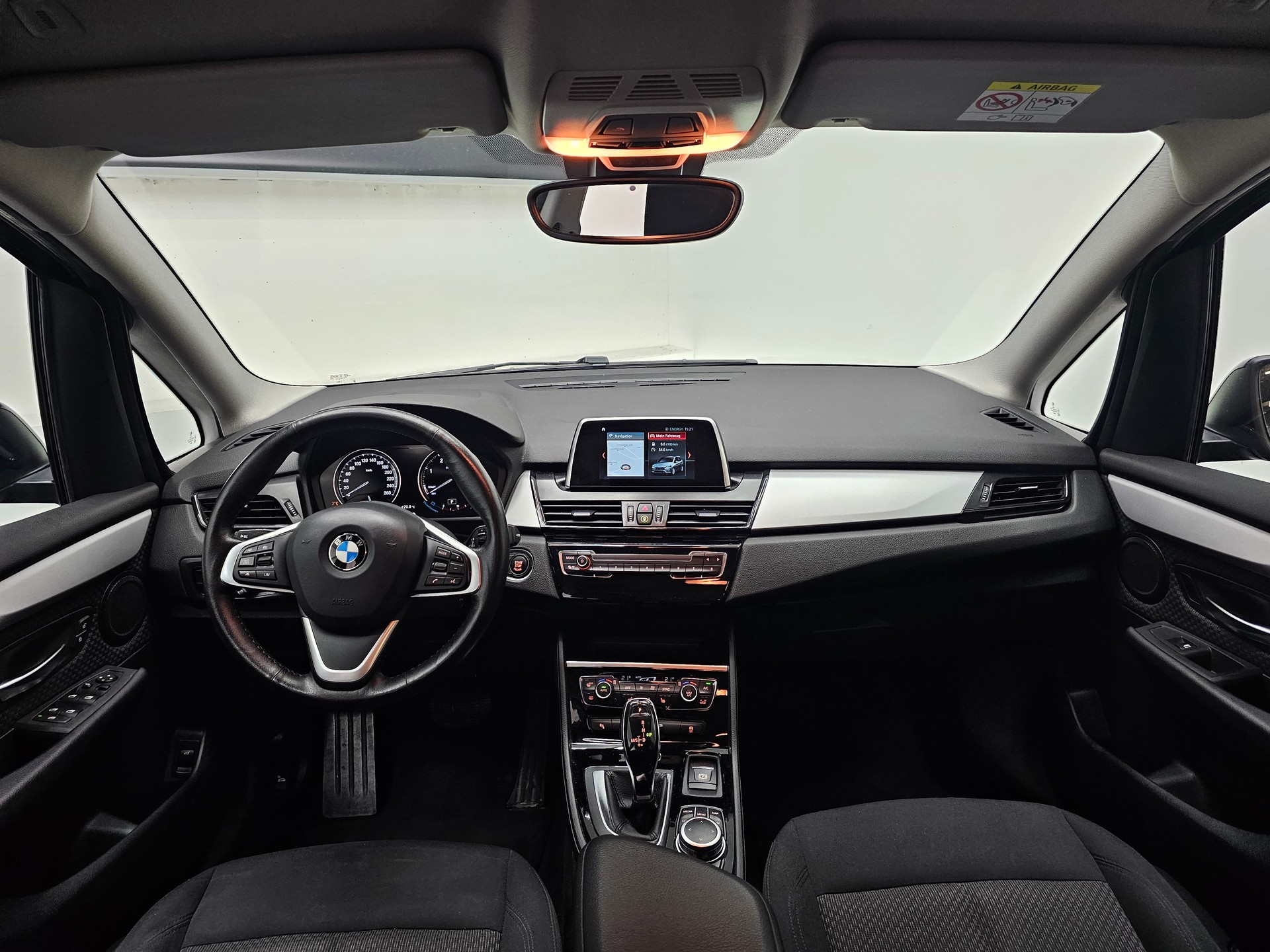 BMW 218d xDrive Gran Tourer Steptronic Fleet Edition*FRISCH MFK*8 FACH RÄDER*PANORAMA*LED*KAMERA*-image-11