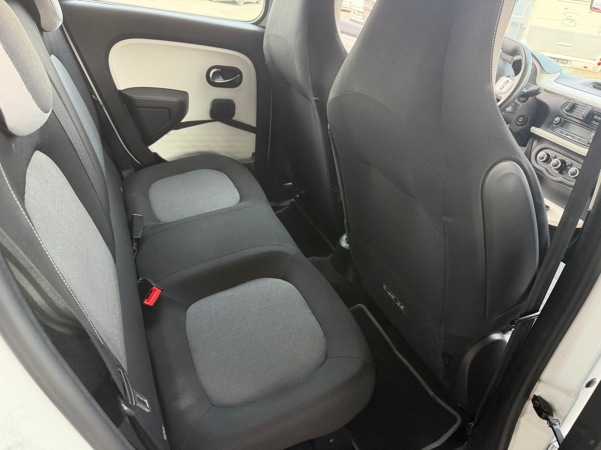 RENAULT Twingo 0.9 Intens-image-11