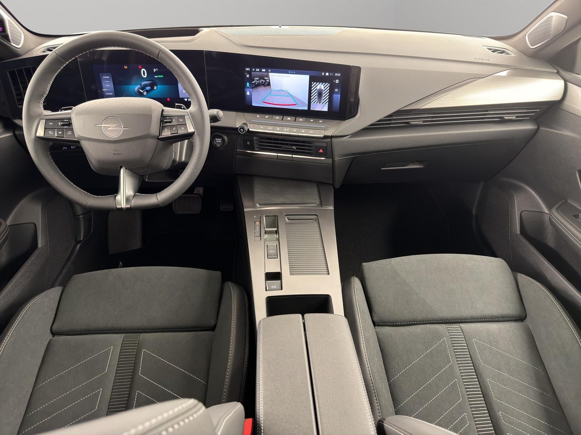 OPEL Astra-e Sports Tourer Ultimate-image-10