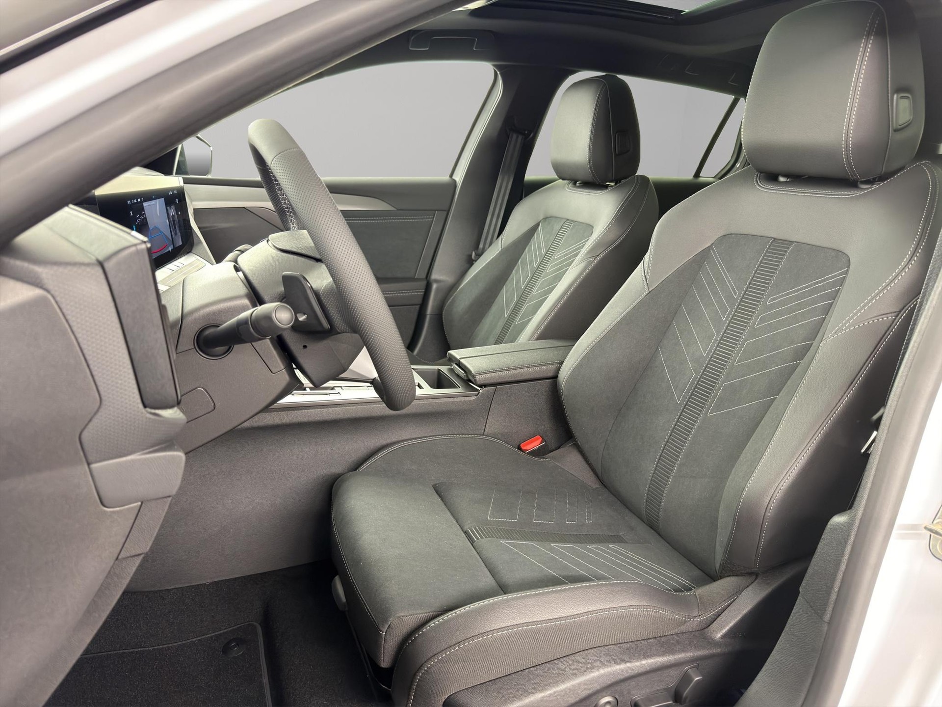 OPEL Astra-e Sports Tourer Ultimate-image-8