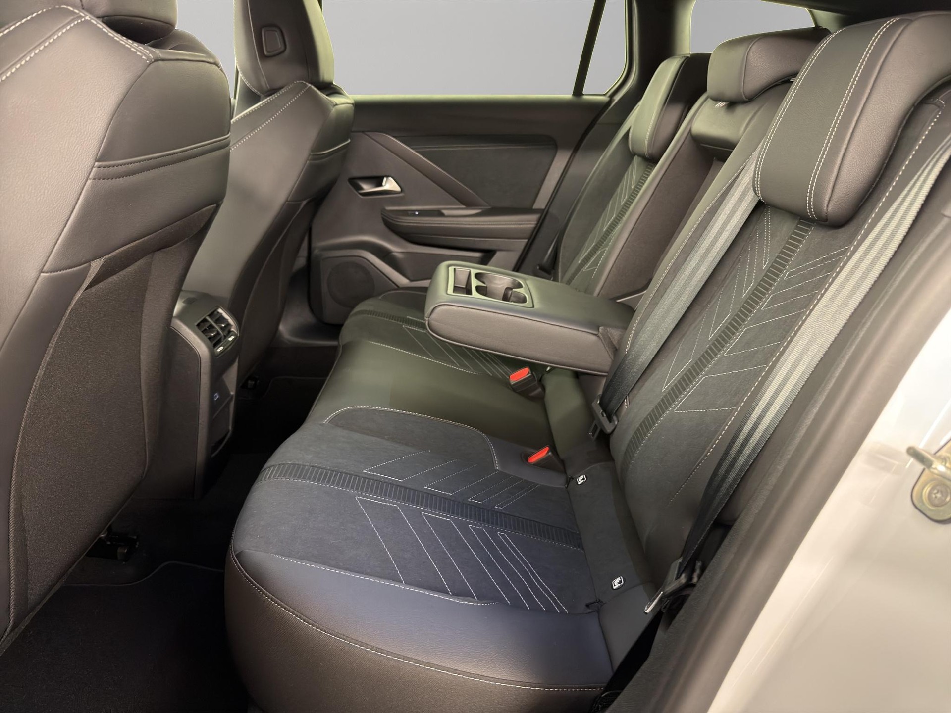 OPEL Astra-e Sports Tourer Ultimate-image-9