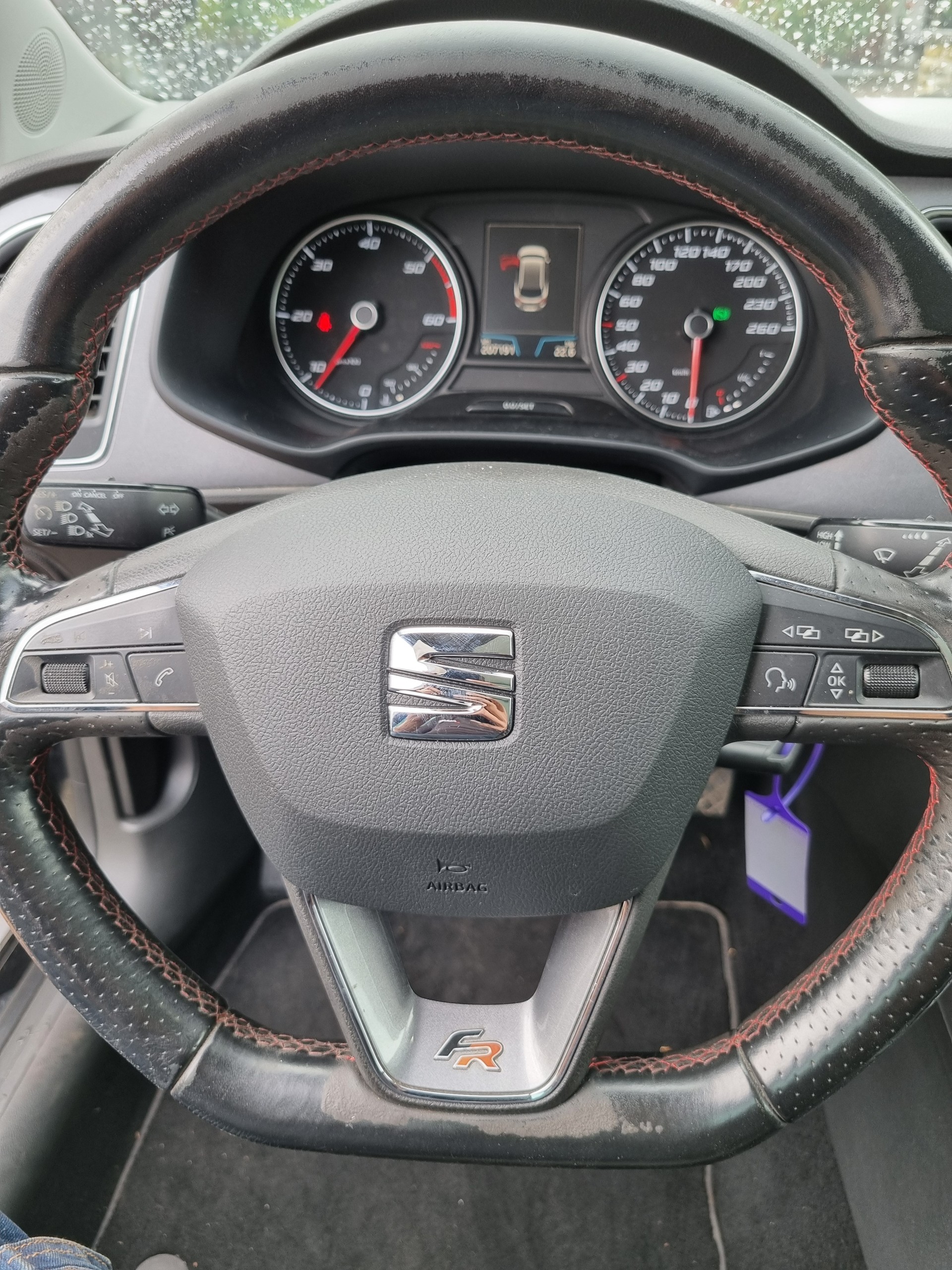 SEAT Leon ST 2.0 TDI FR DSG-image-10