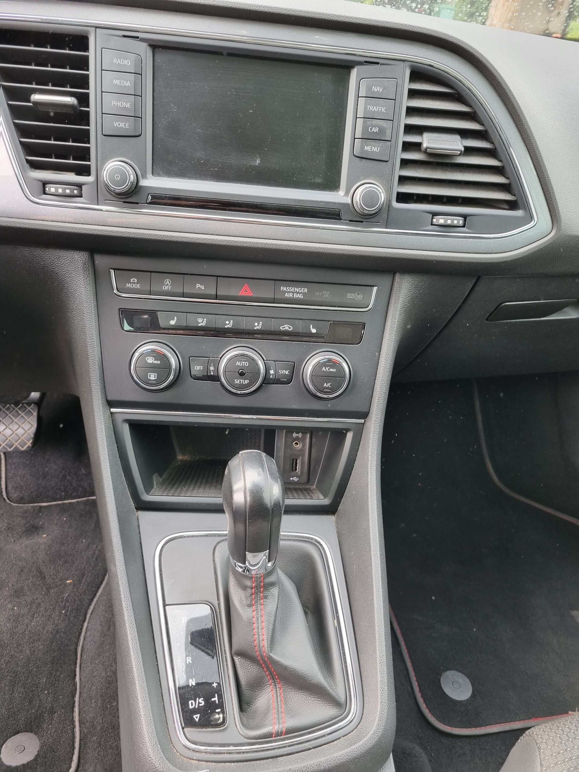 SEAT Leon ST 2.0 TDI FR DSG-image-7