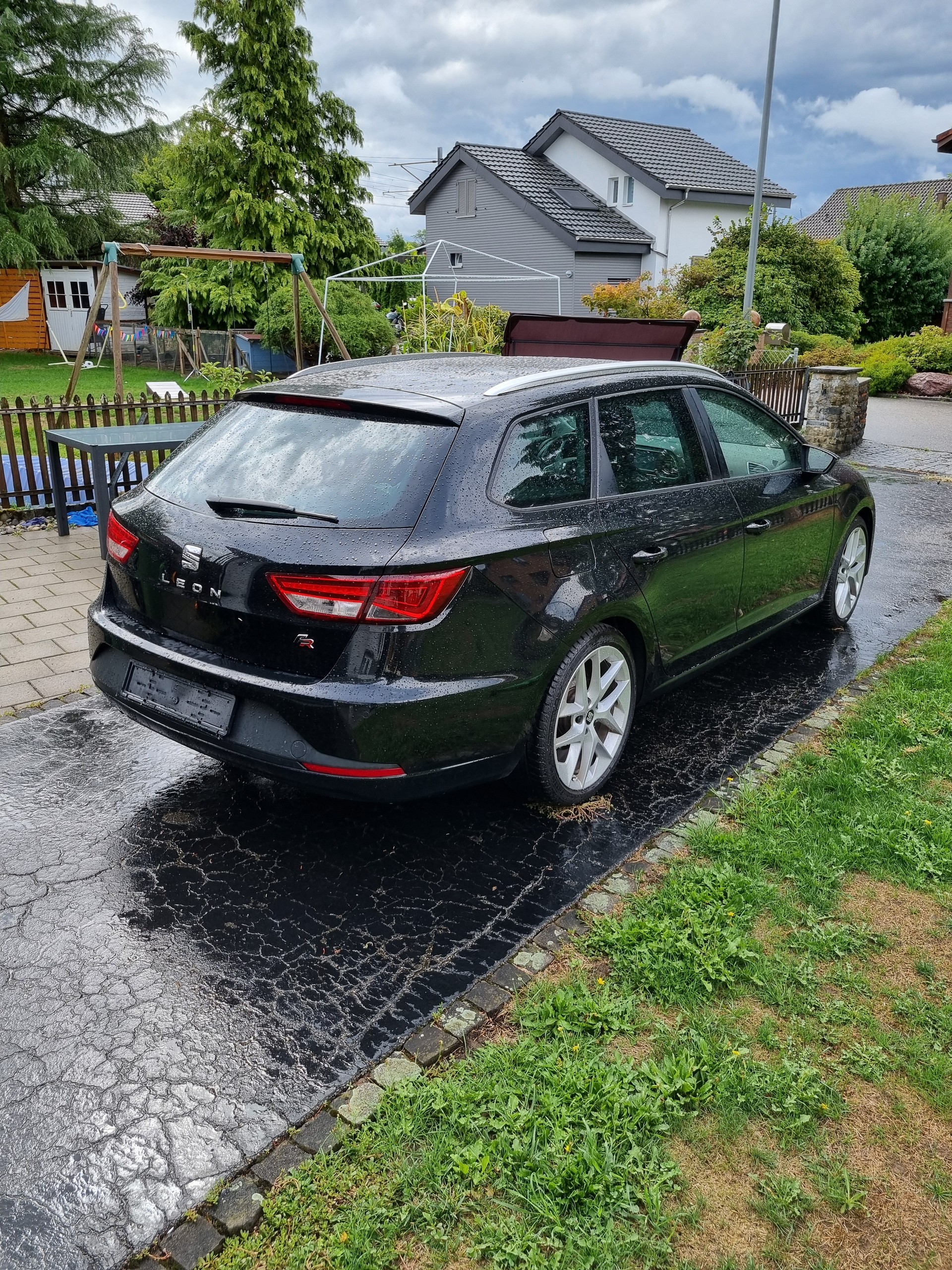 SEAT Leon ST 2.0 TDI FR DSG-image-2