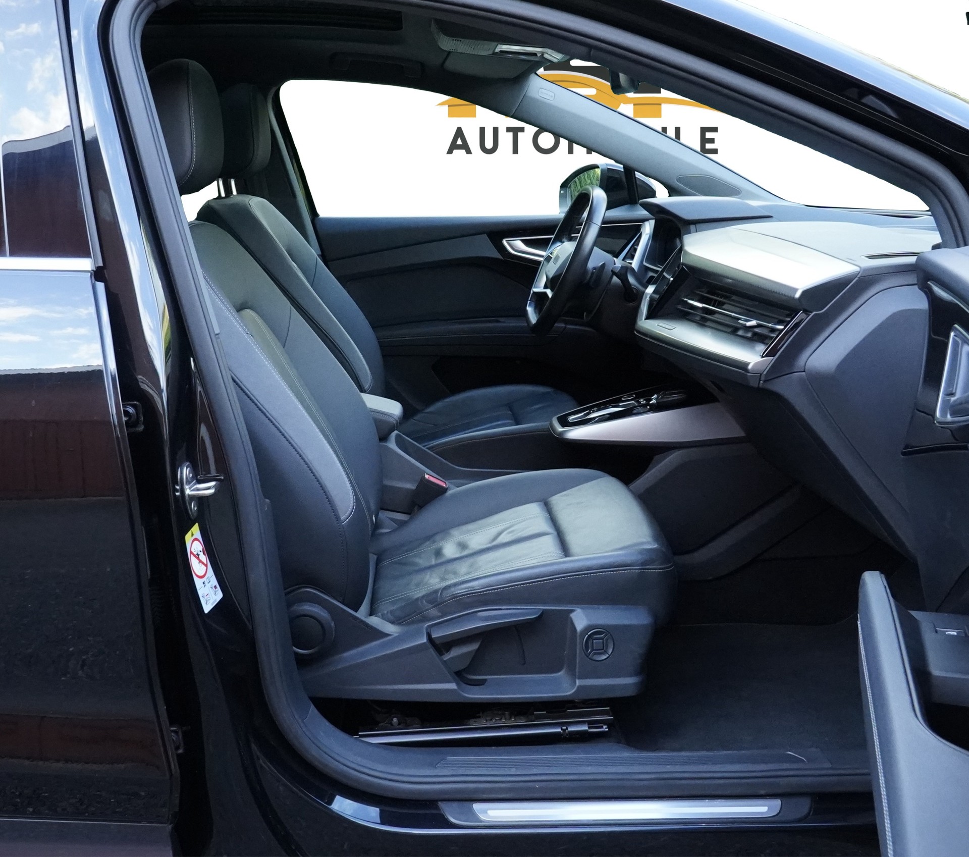 AUDI Q4 e-tron 50 quattro CH Fahrzeug AHK-1200kg*-image-11