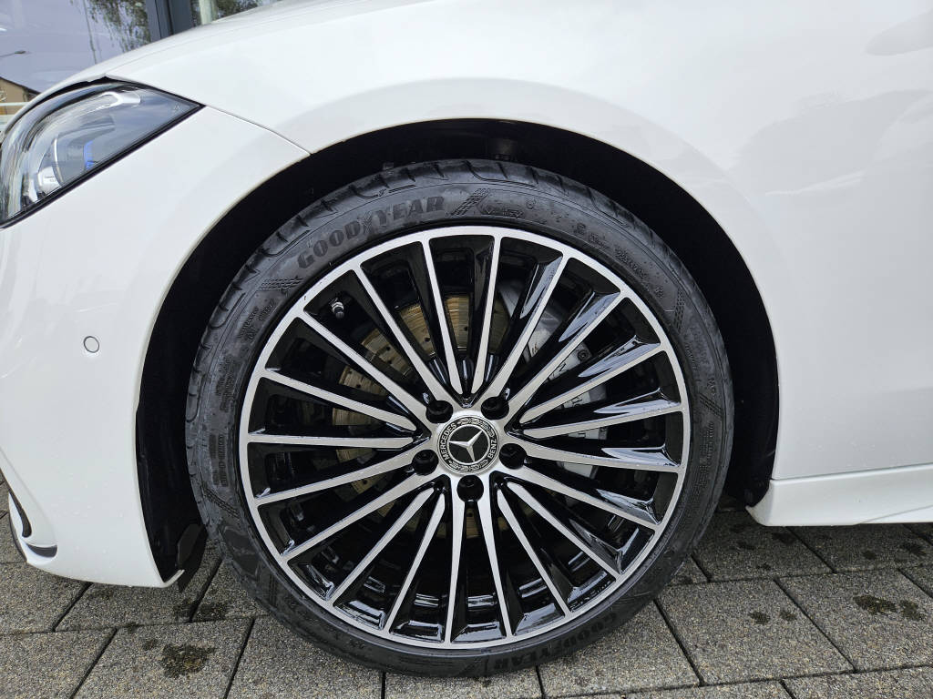 MERCEDES-BENZ C 200 4Matic AMG Line-image-7