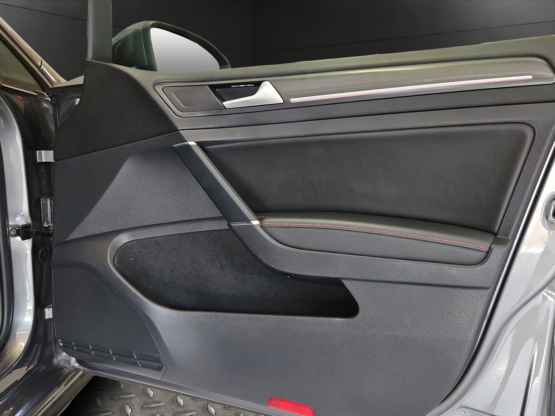 VW Golf 2.0 TSI GTI Performance DSG-image-17