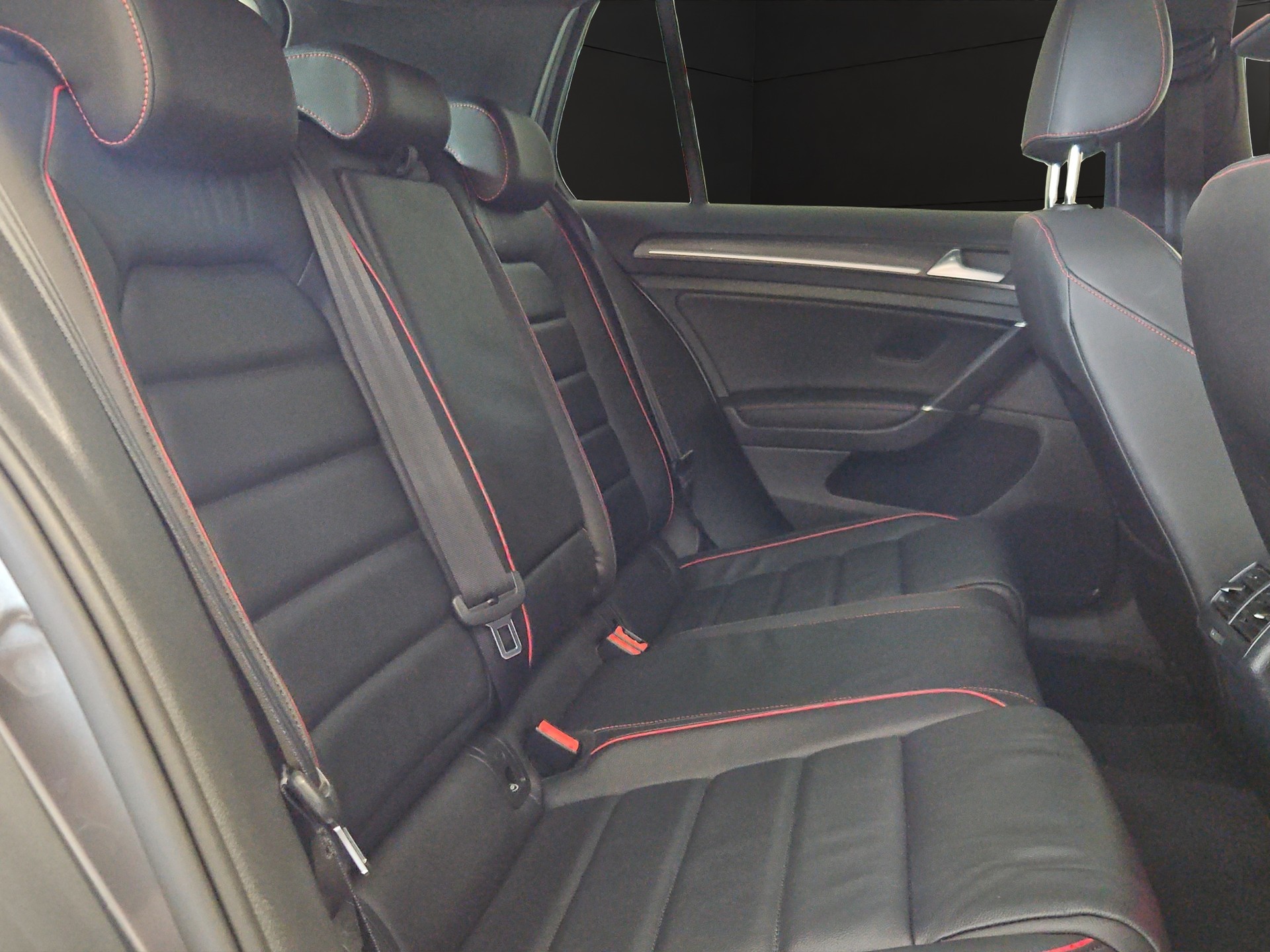 VW Golf 2.0 TSI GTI Performance DSG-image-21