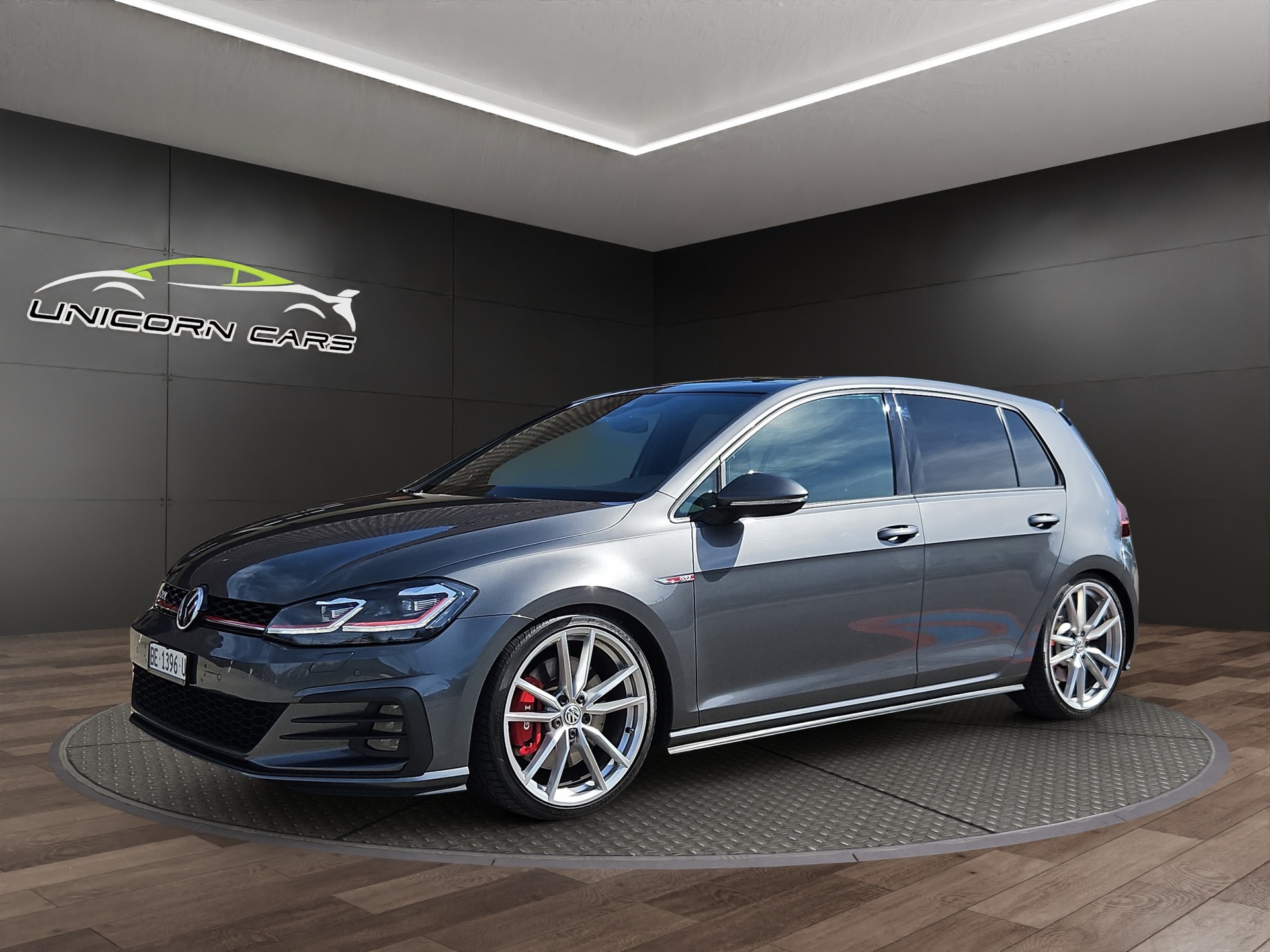 VW Golf 2.0 TSI GTI Performance DSG-image-2