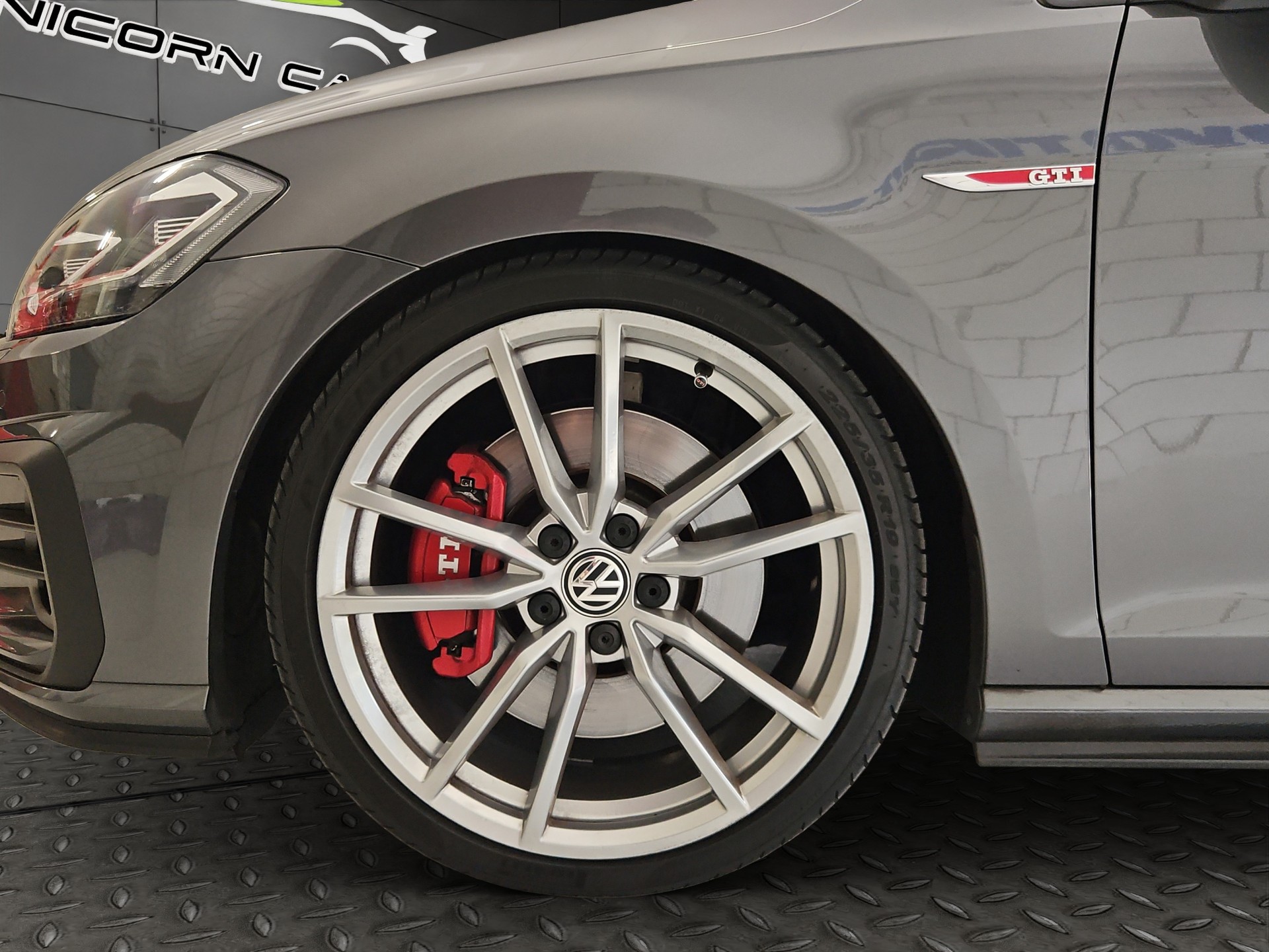 VW Golf 2.0 TSI GTI Performance DSG-image-24
