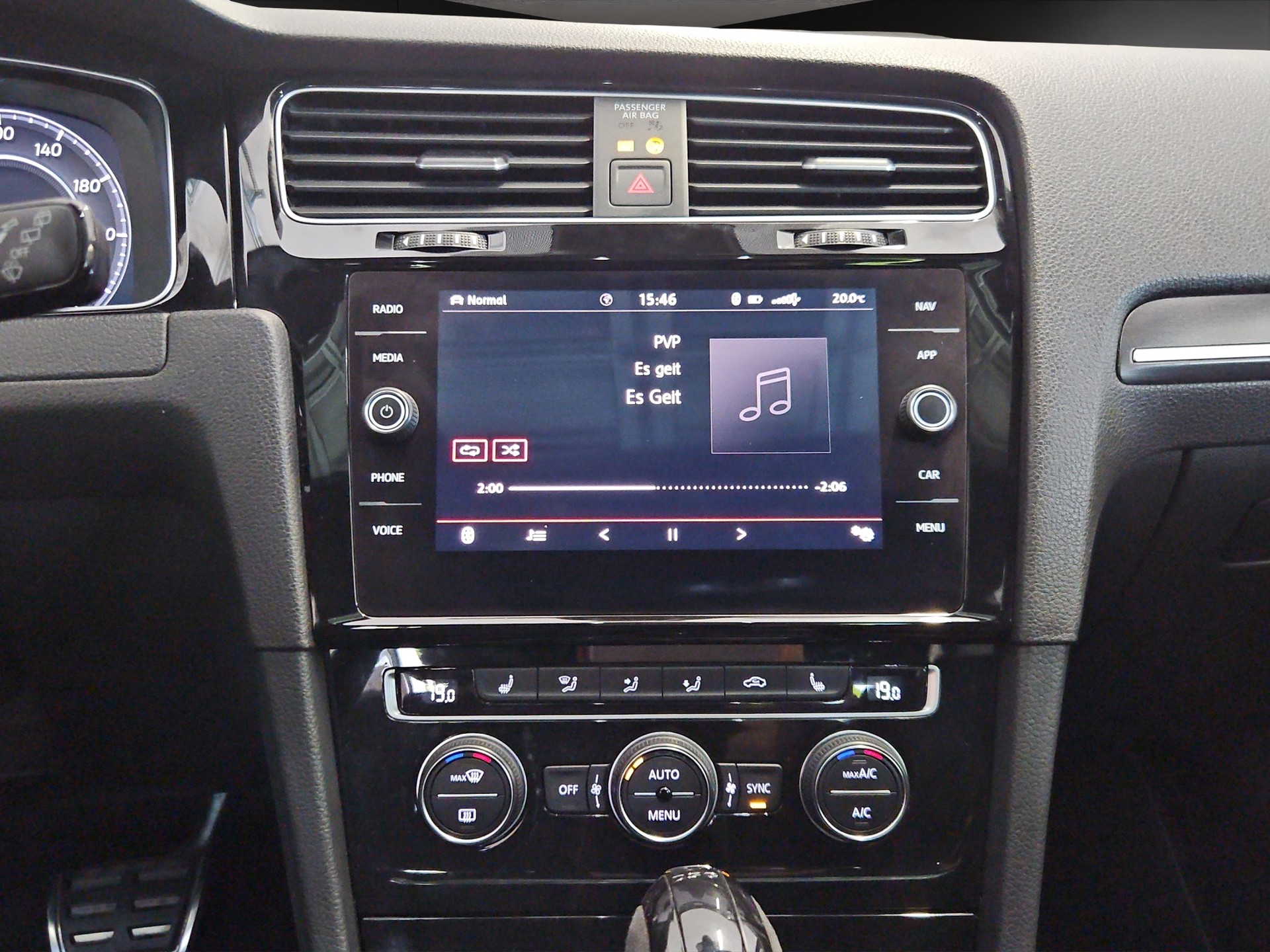 VW Golf 2.0 TSI GTI Performance DSG-image-16