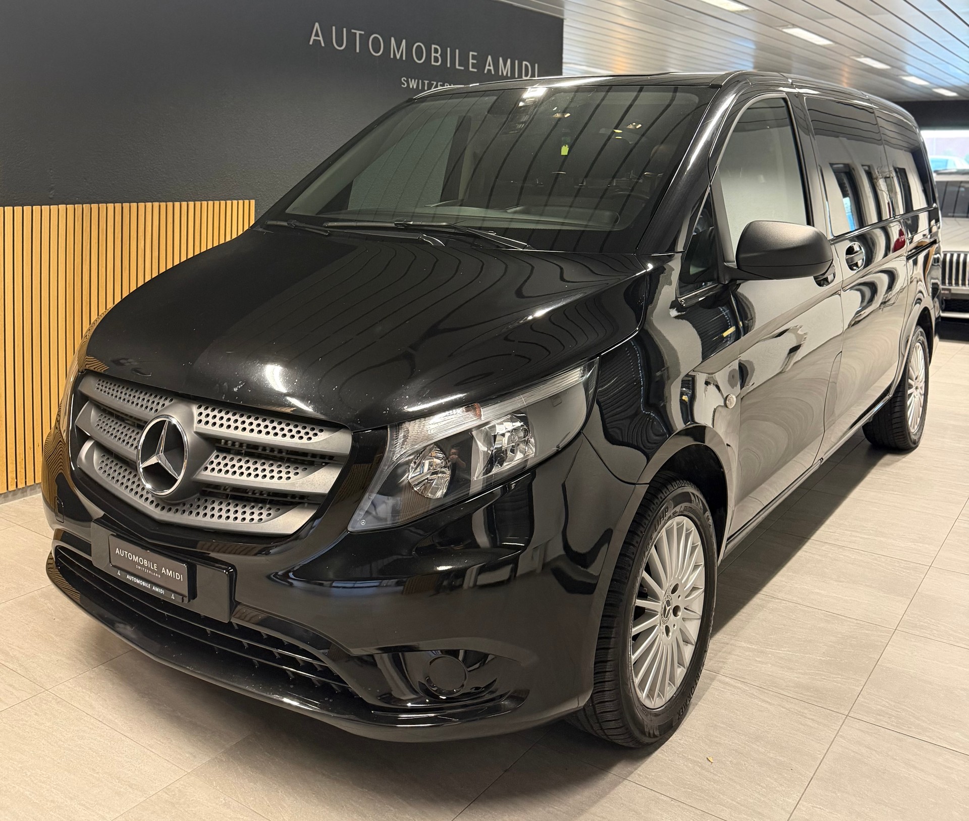MERCEDES-BENZ Vito 116 CDI Lang Select Tourer 4Matic 9G-Tronic-image-0