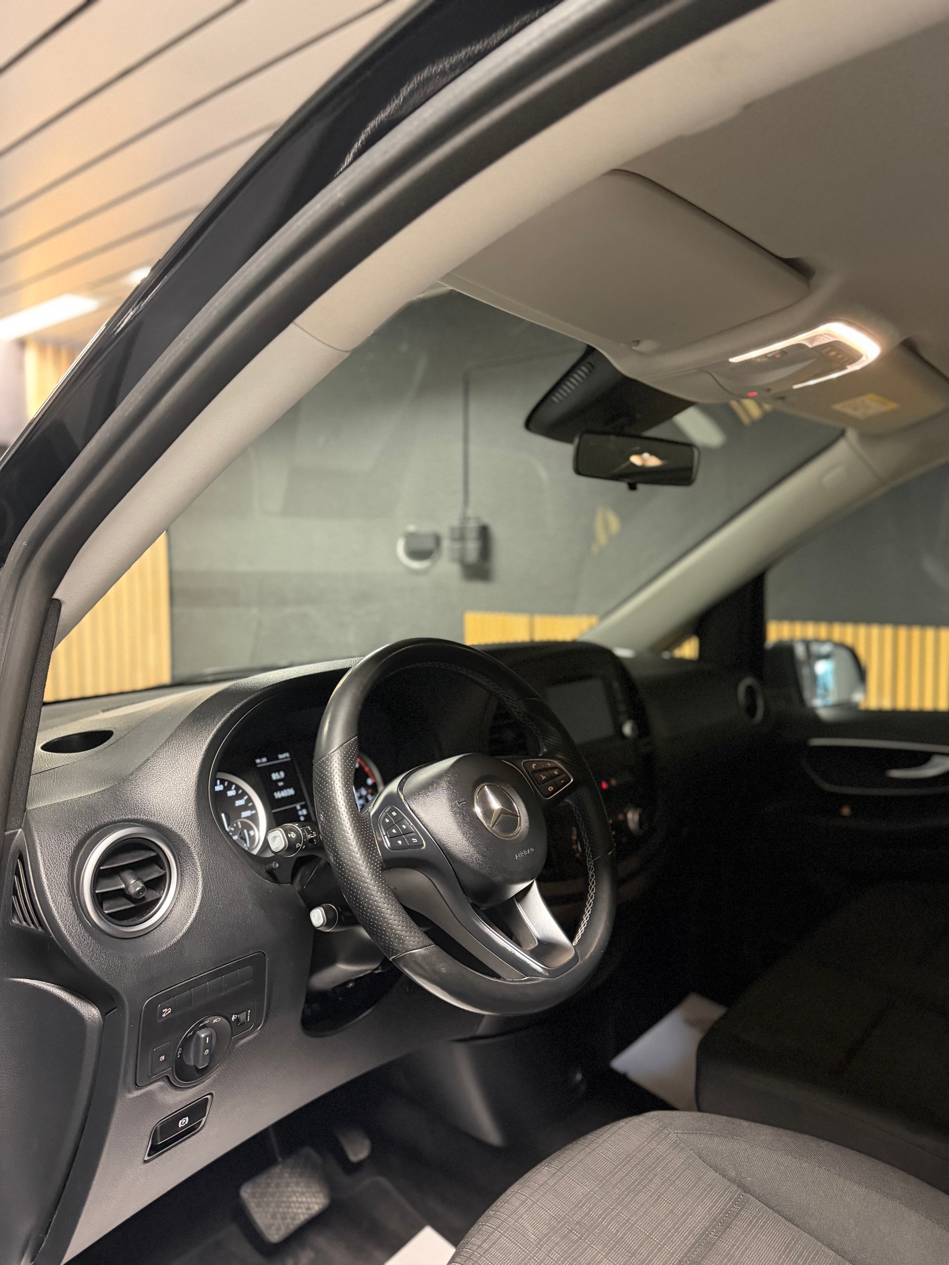 MERCEDES-BENZ Vito 116 CDI Lang Select Tourer 4Matic 9G-Tronic-image-6