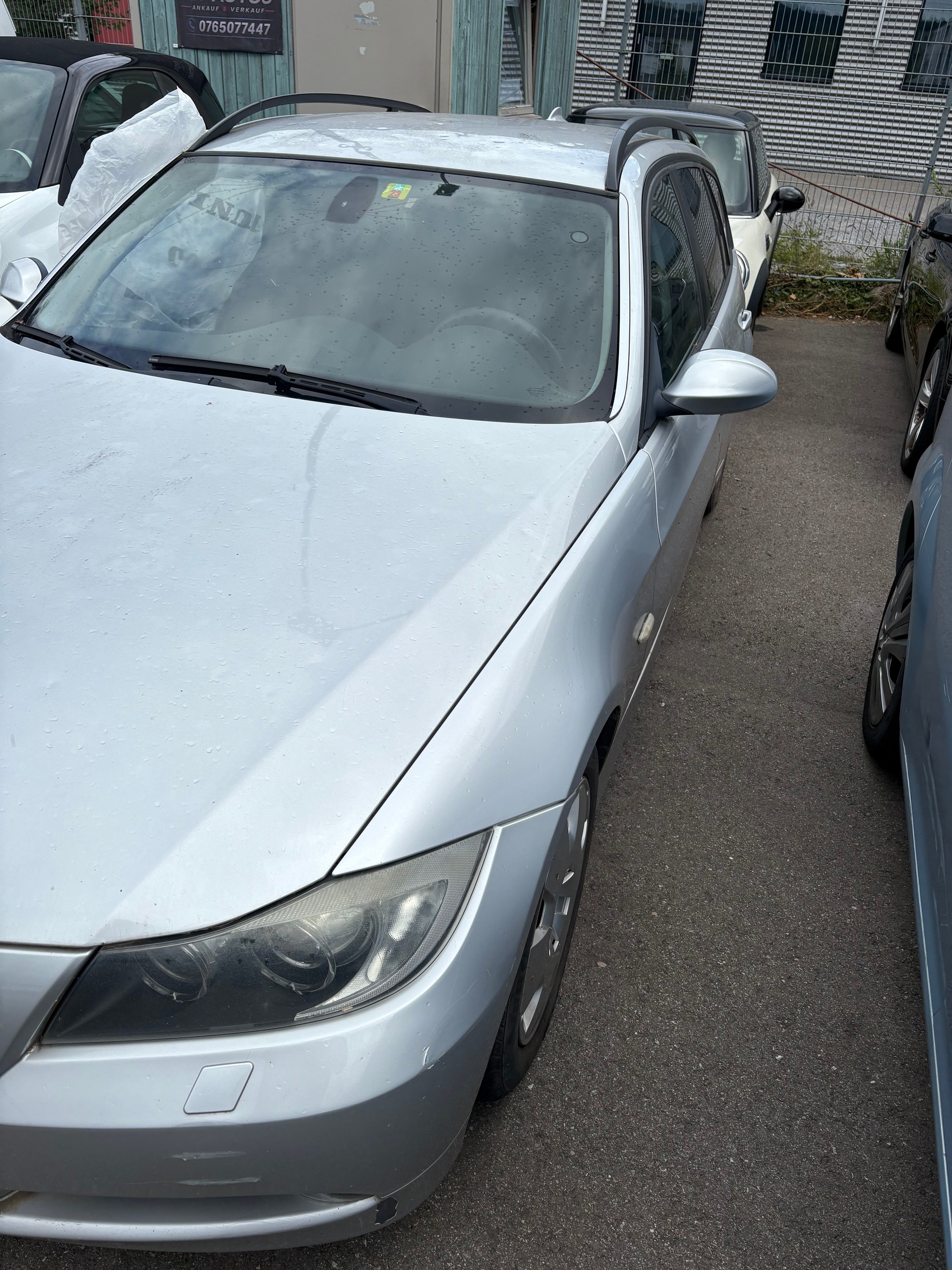 BMW 320d Touring-image-1