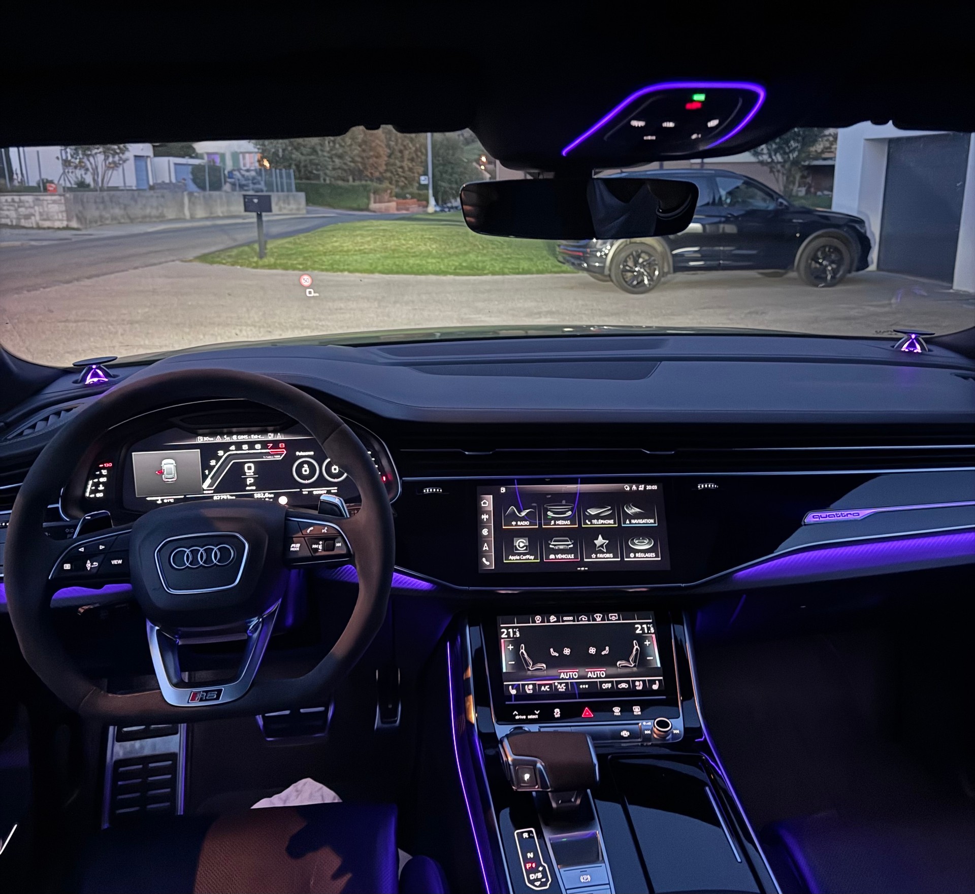 AUDI RSQ8 quattro tiptronic