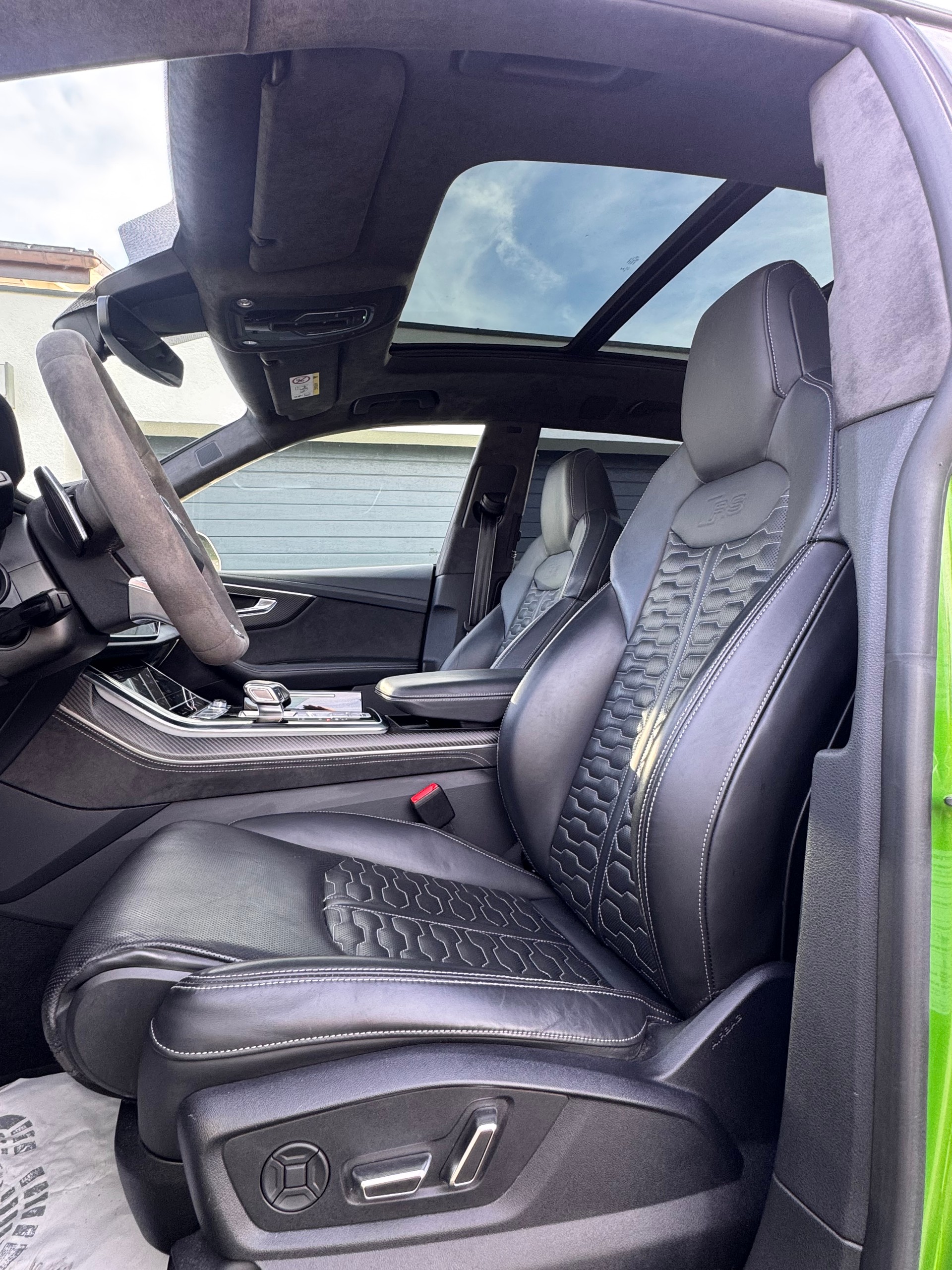 AUDI RSQ8 quattro tiptronic-image-8