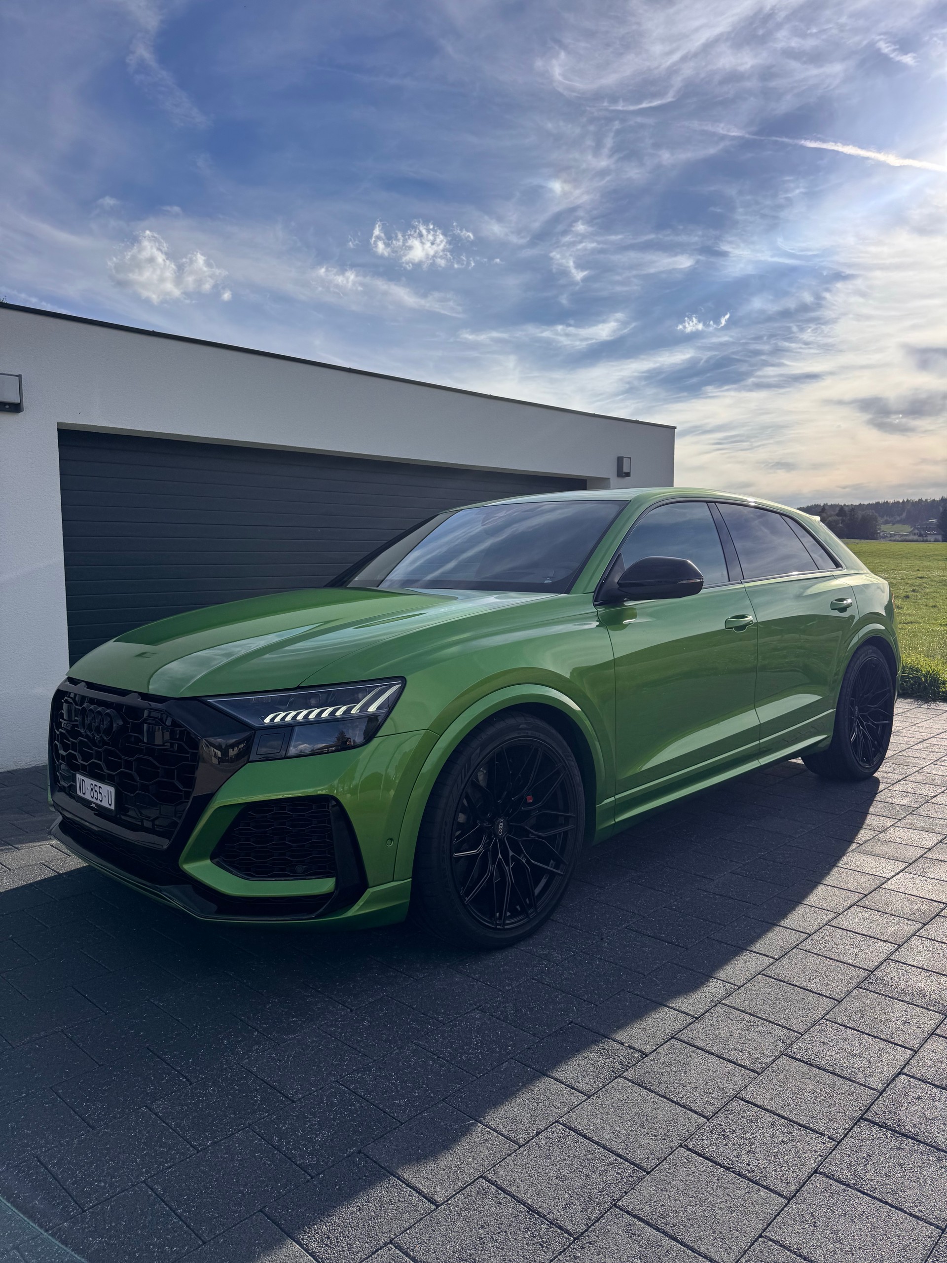AUDI RSQ8 quattro tiptronic-image-1