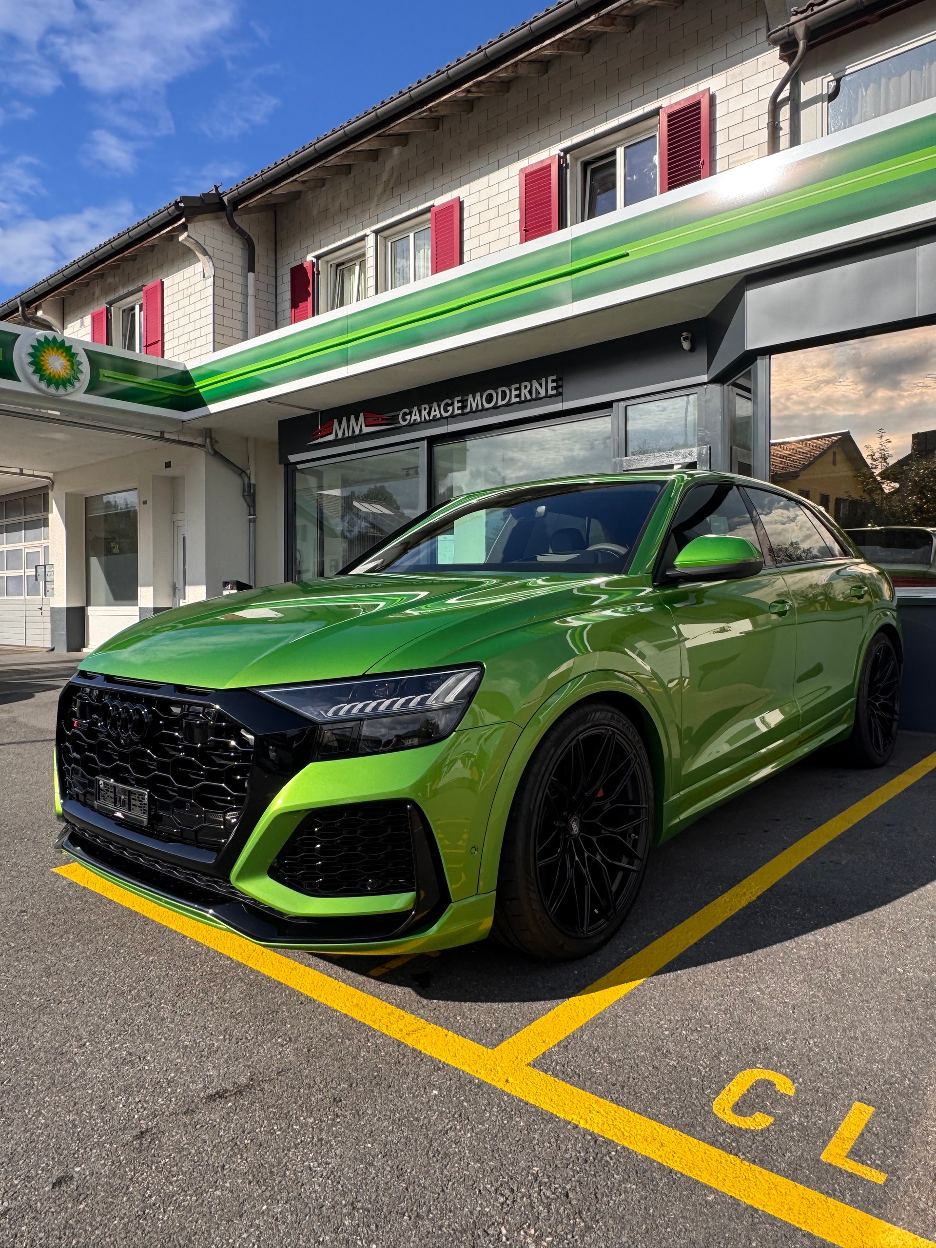 AUDI RSQ8 quattro tiptronic-image-0