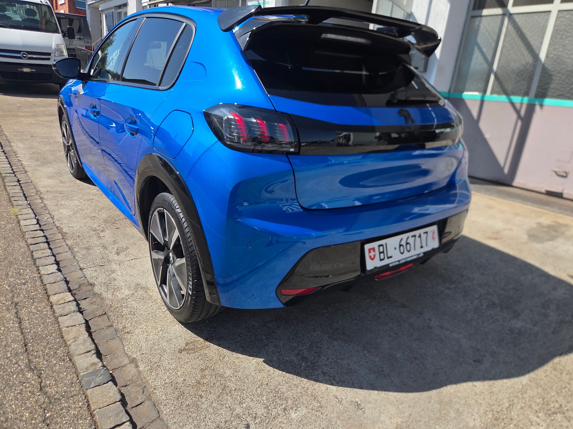 PEUGEOT e-GT-image-1