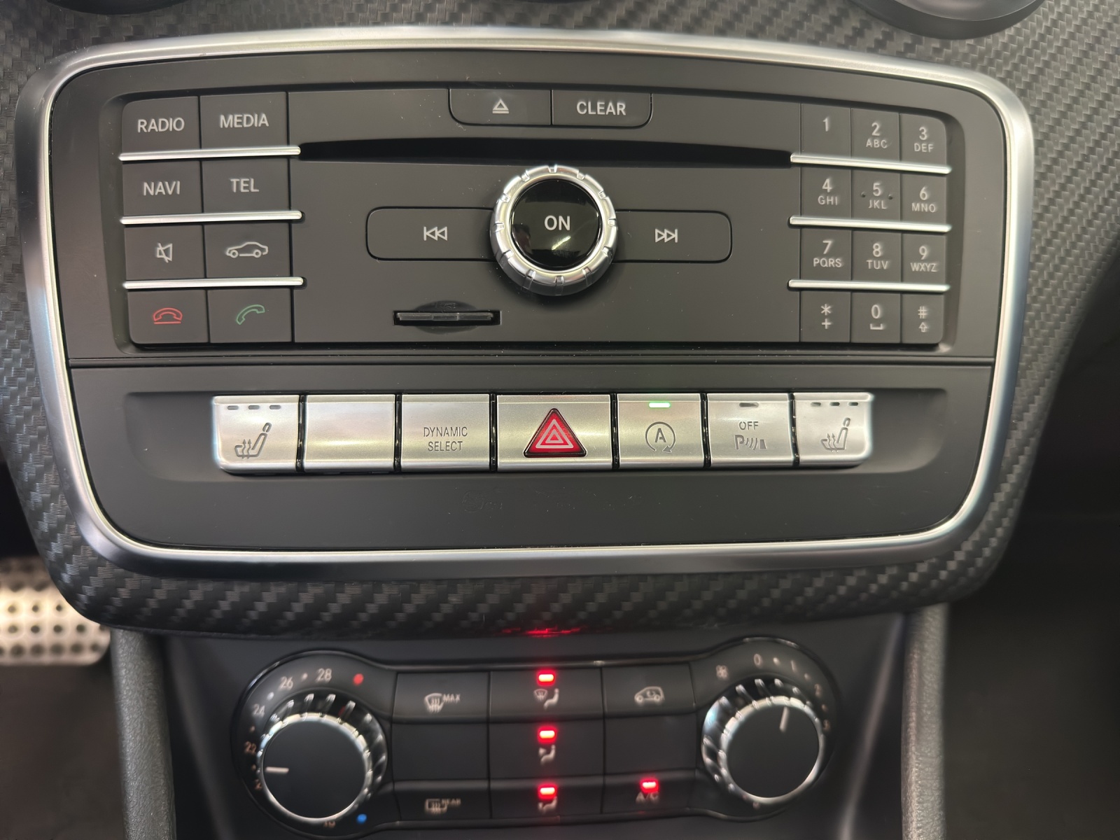 MERCEDES-BENZ A 250 AMG Line 4Matic 7G-DCT-image-15