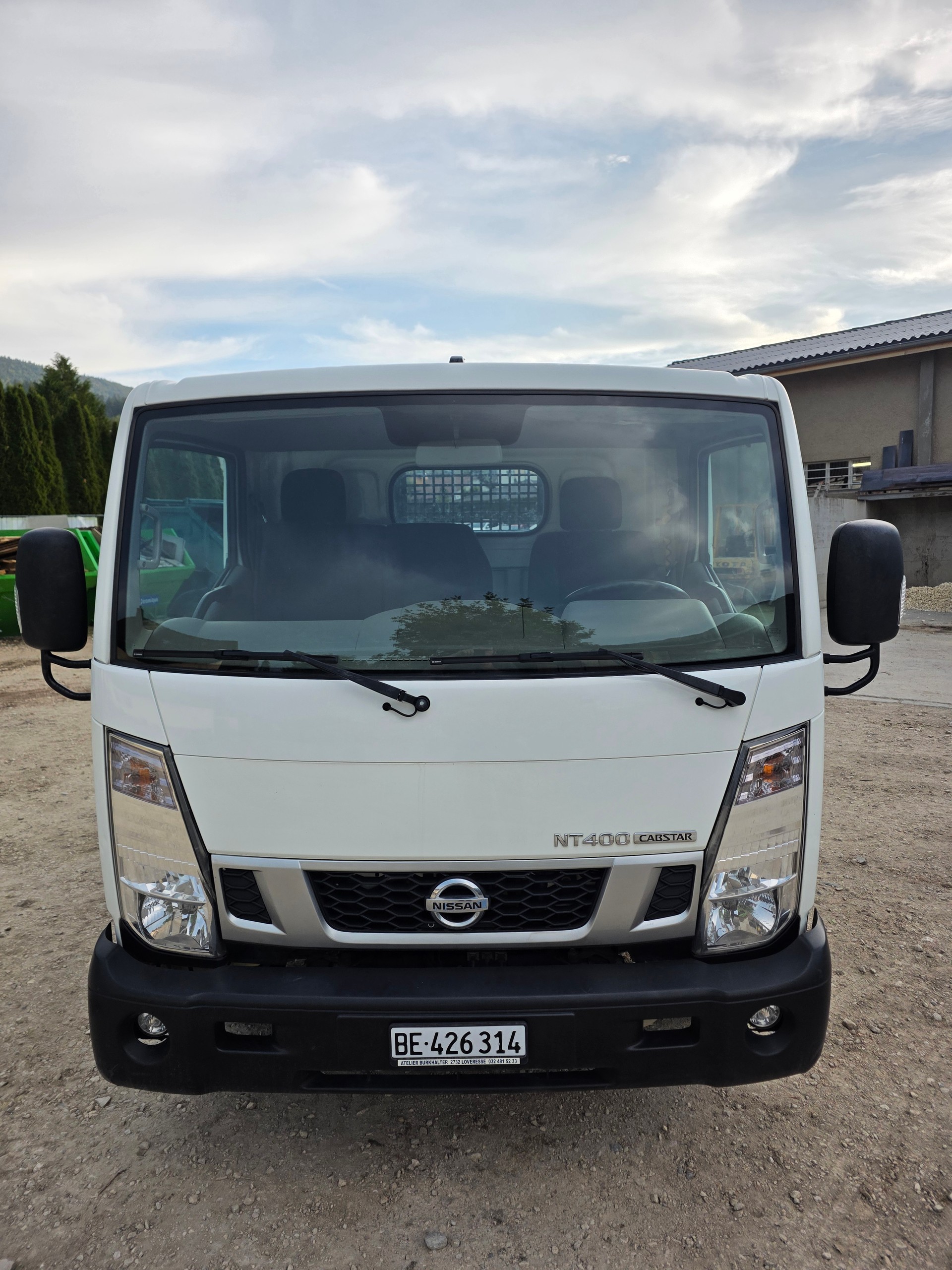 NISSAN 2.5 T 136 Pro-image-2