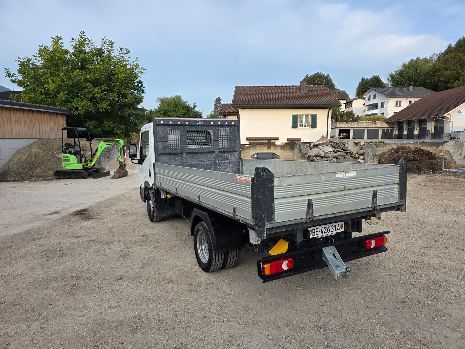 NISSAN 2.5 T 136 Pro-image-4