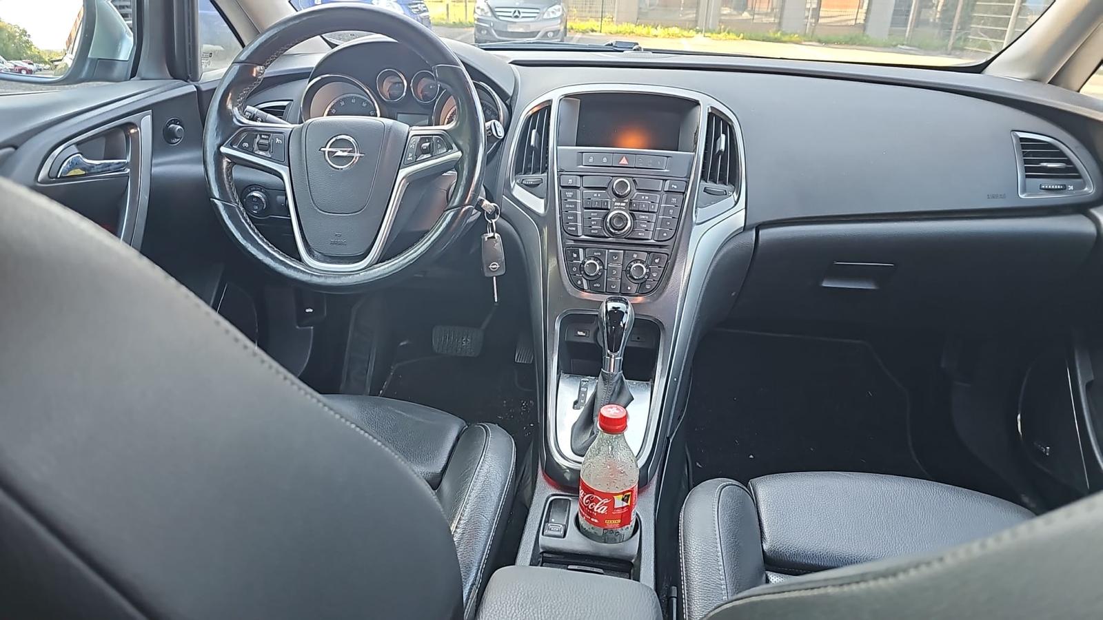 OPEL Astra SportsTourer 1.6i 16V Turbo Sport Automatic-image-6