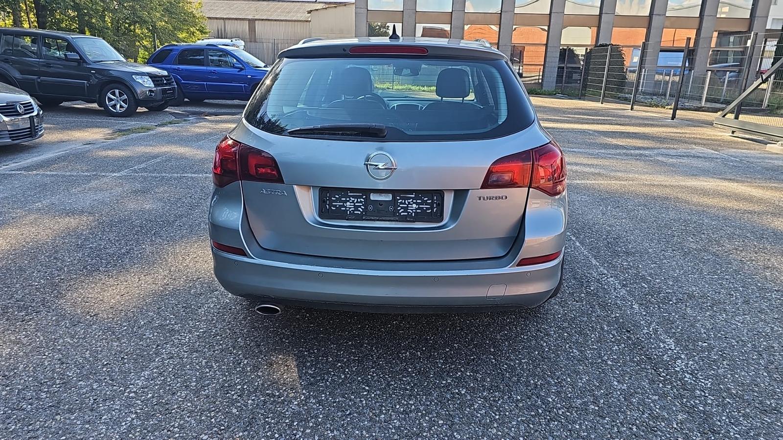 OPEL Astra SportsTourer 1.6i 16V Turbo Sport Automatic-image-1
