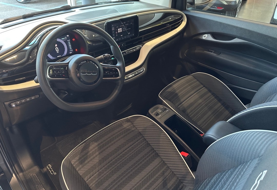 FIAT 500 electric 87 kW Passion-image-11