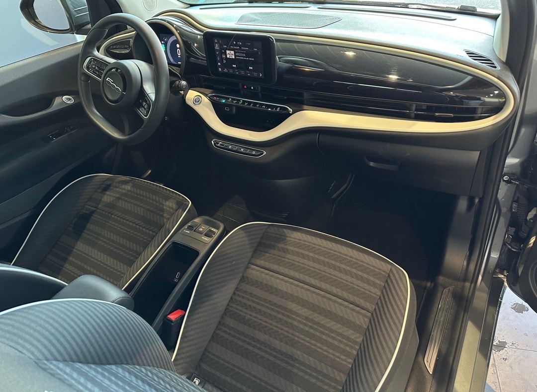 FIAT 500 electric 87 kW Passion-image-13