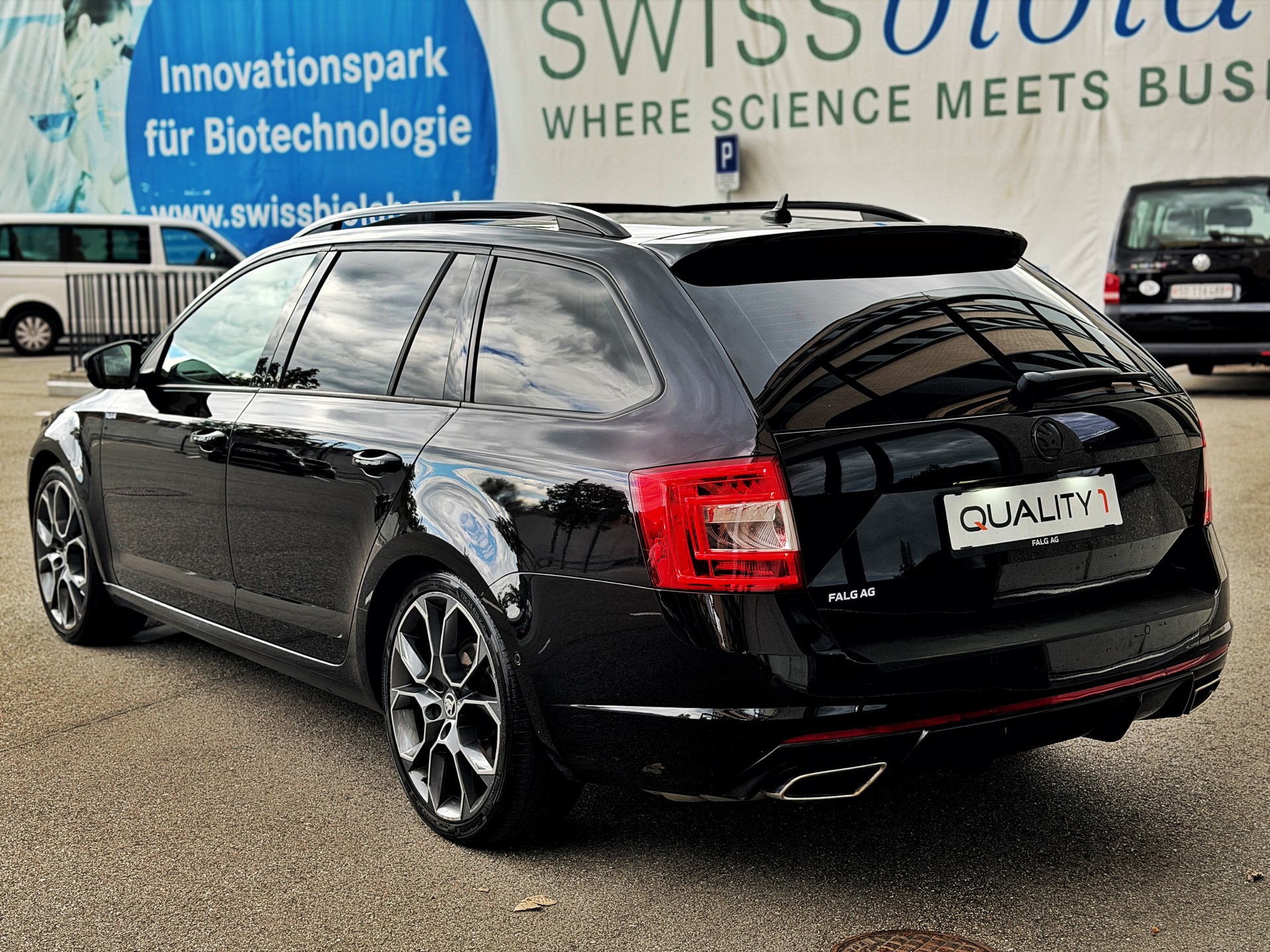 SKODA Octavia Combi 2.0 TDI RS 4x4 DSG-image-2