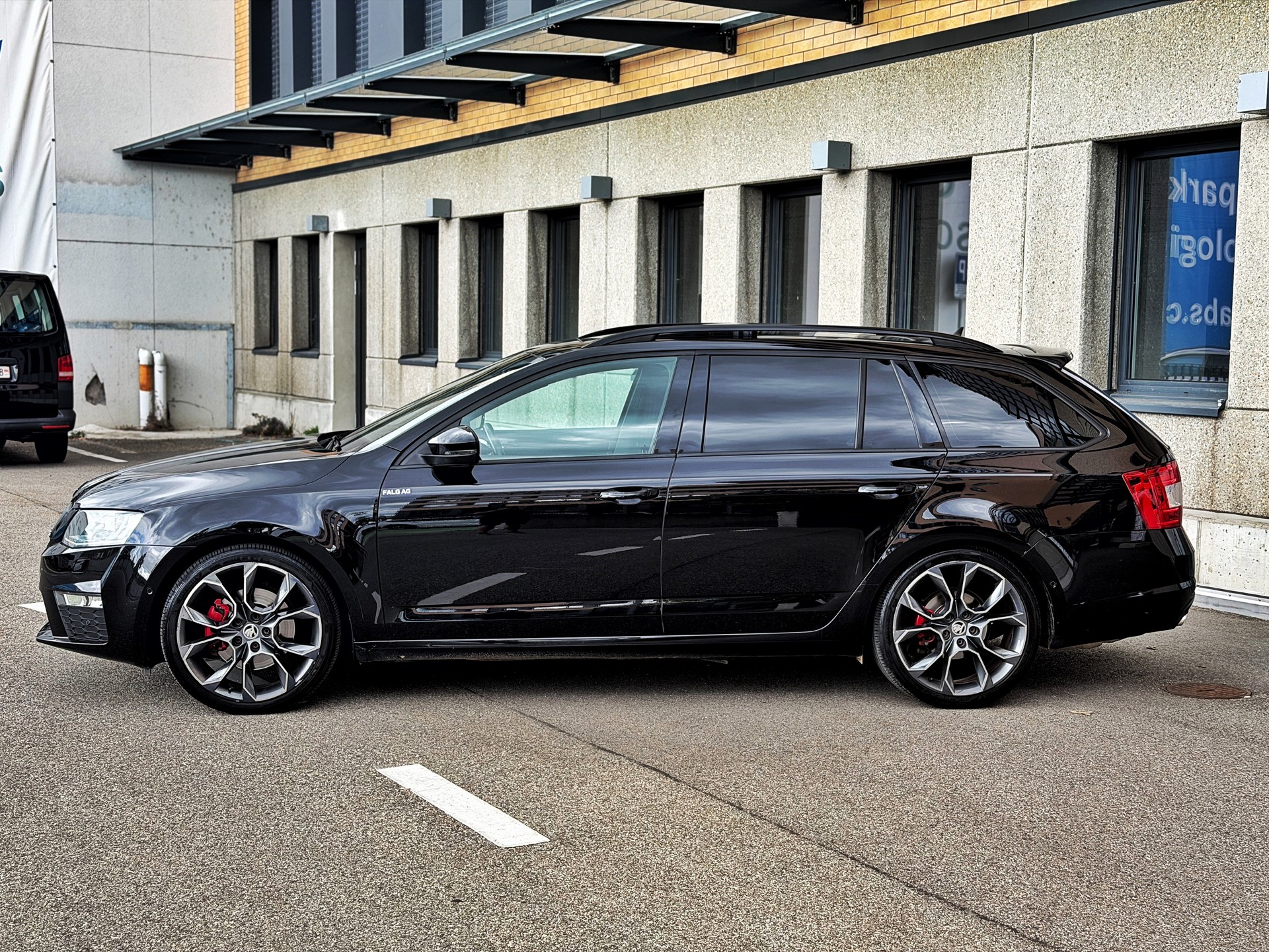 SKODA Octavia Combi 2.0 TDI RS 4x4 DSG-image-1