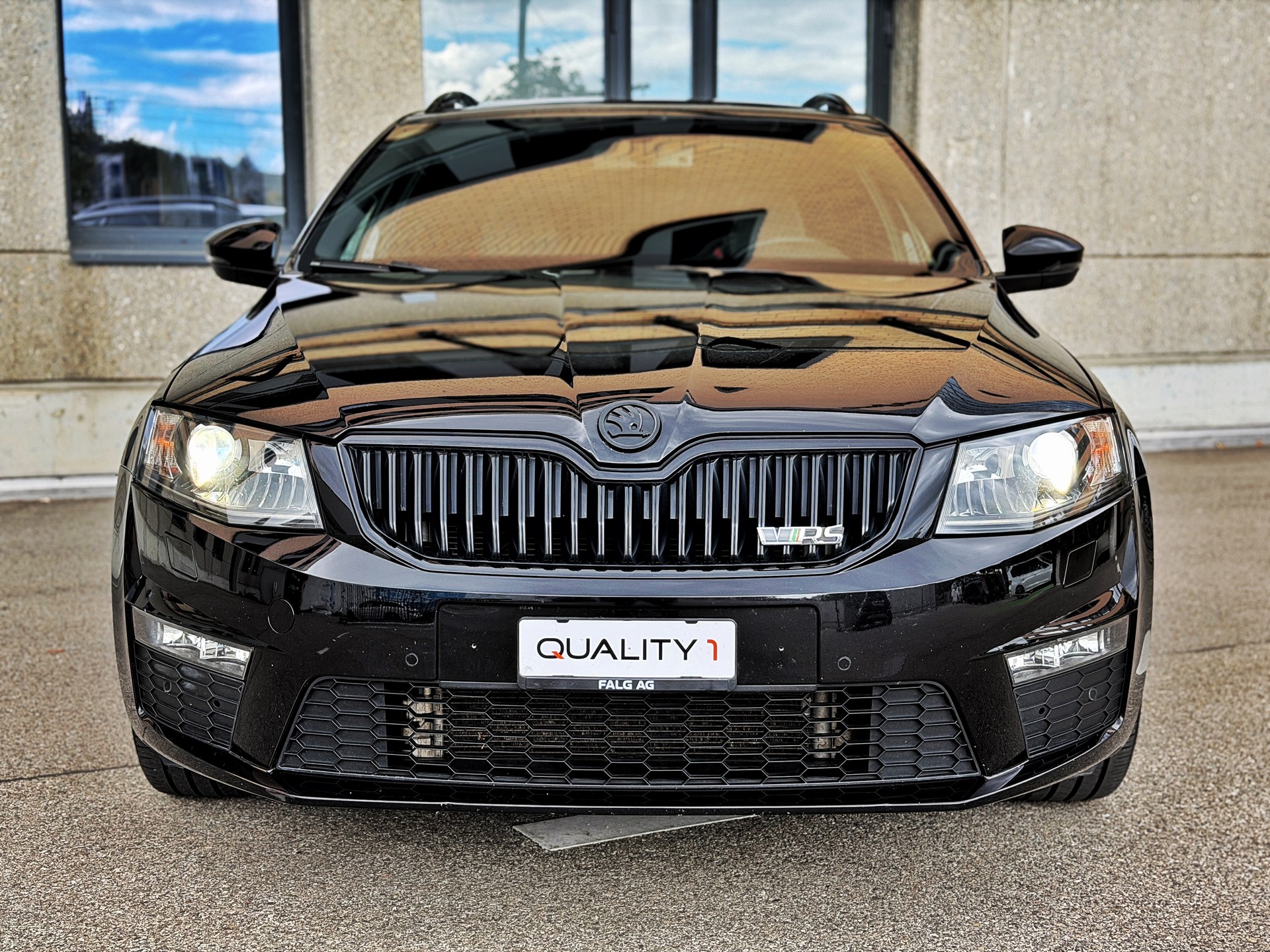 SKODA Octavia Combi 2.0 TDI RS 4x4 DSG-image-8