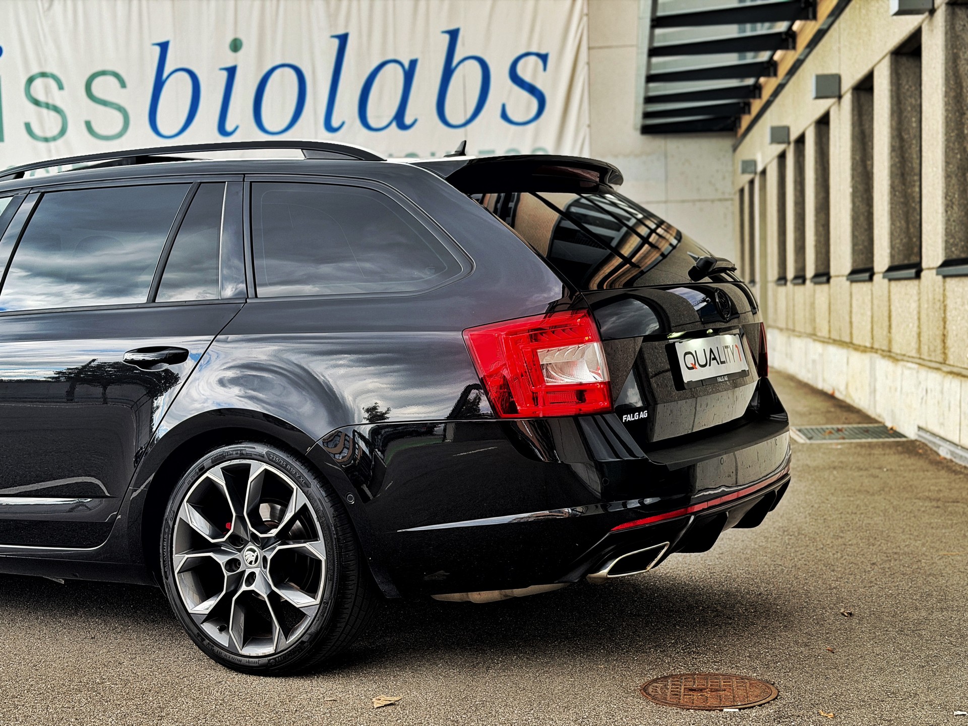 SKODA Octavia Combi 2.0 TDI RS 4x4 DSG-image-9