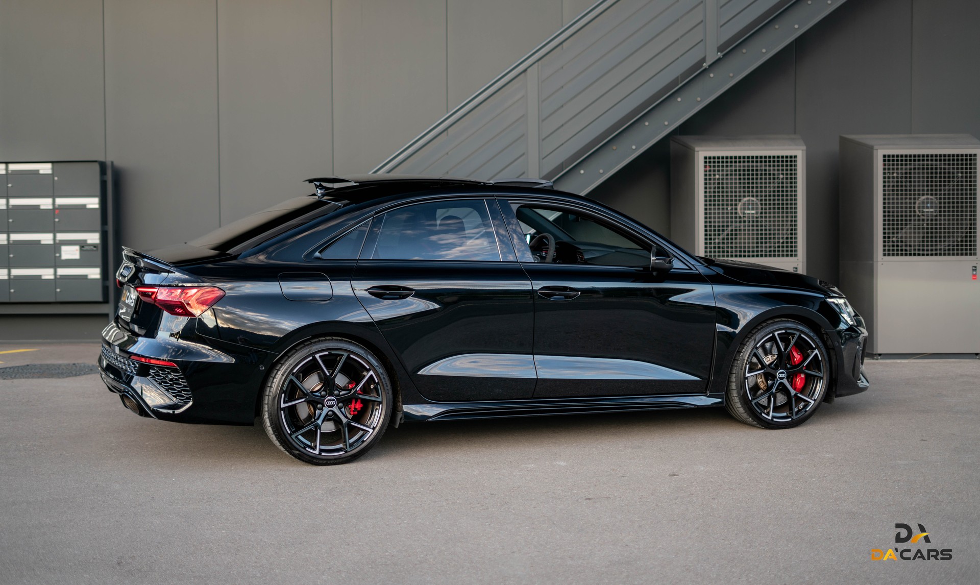 AUDI RS3 Limousine 2.5 TSI quattro S-tronic FULL-image-3