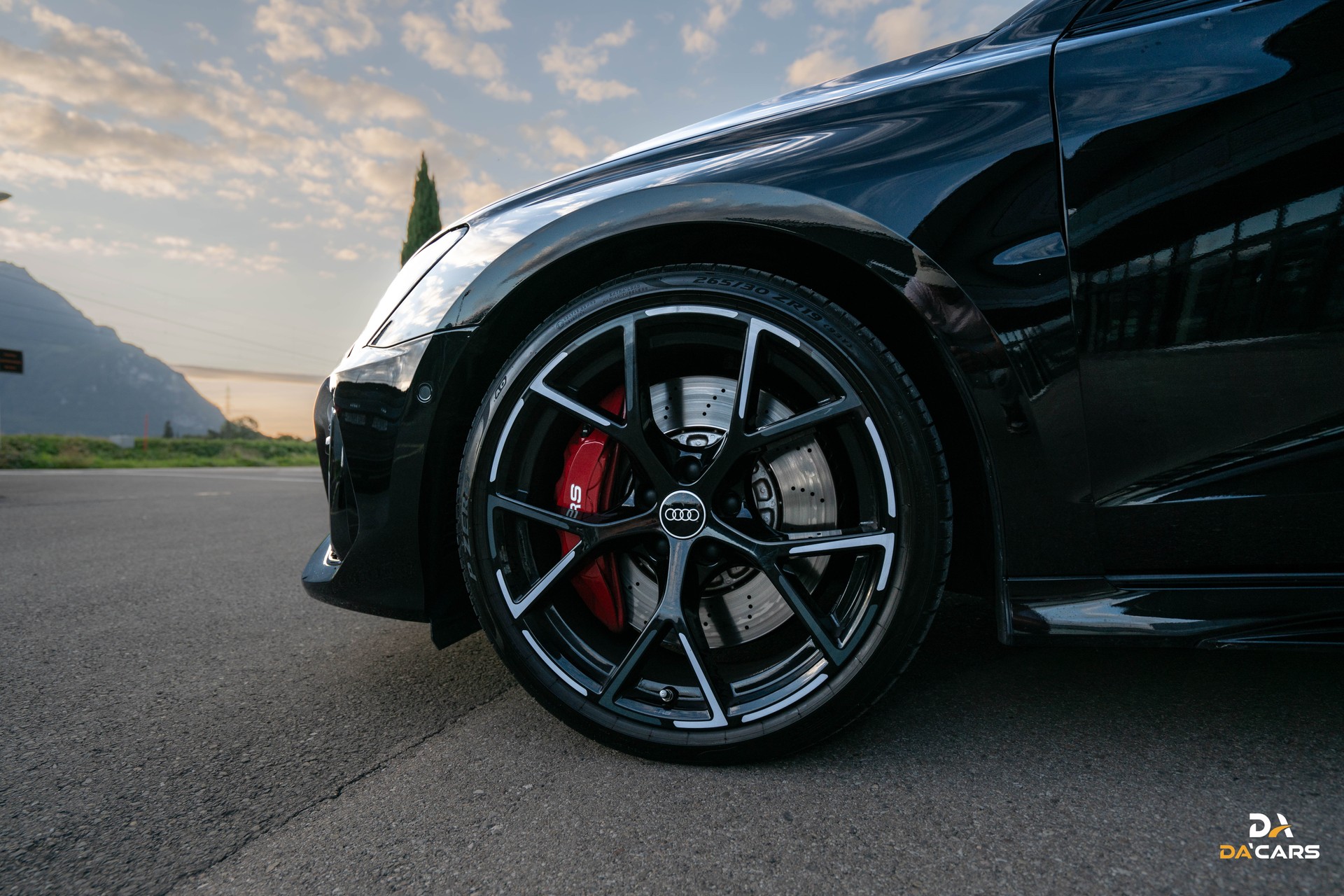 AUDI RS3 Limousine 2.5 TSI quattro S-tronic FULL-image-5