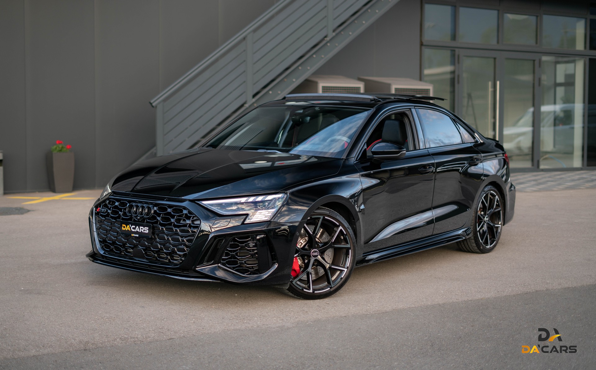 AUDI RS3 Limousine 2.5 TSI quattro S-tronic FULL-image-0