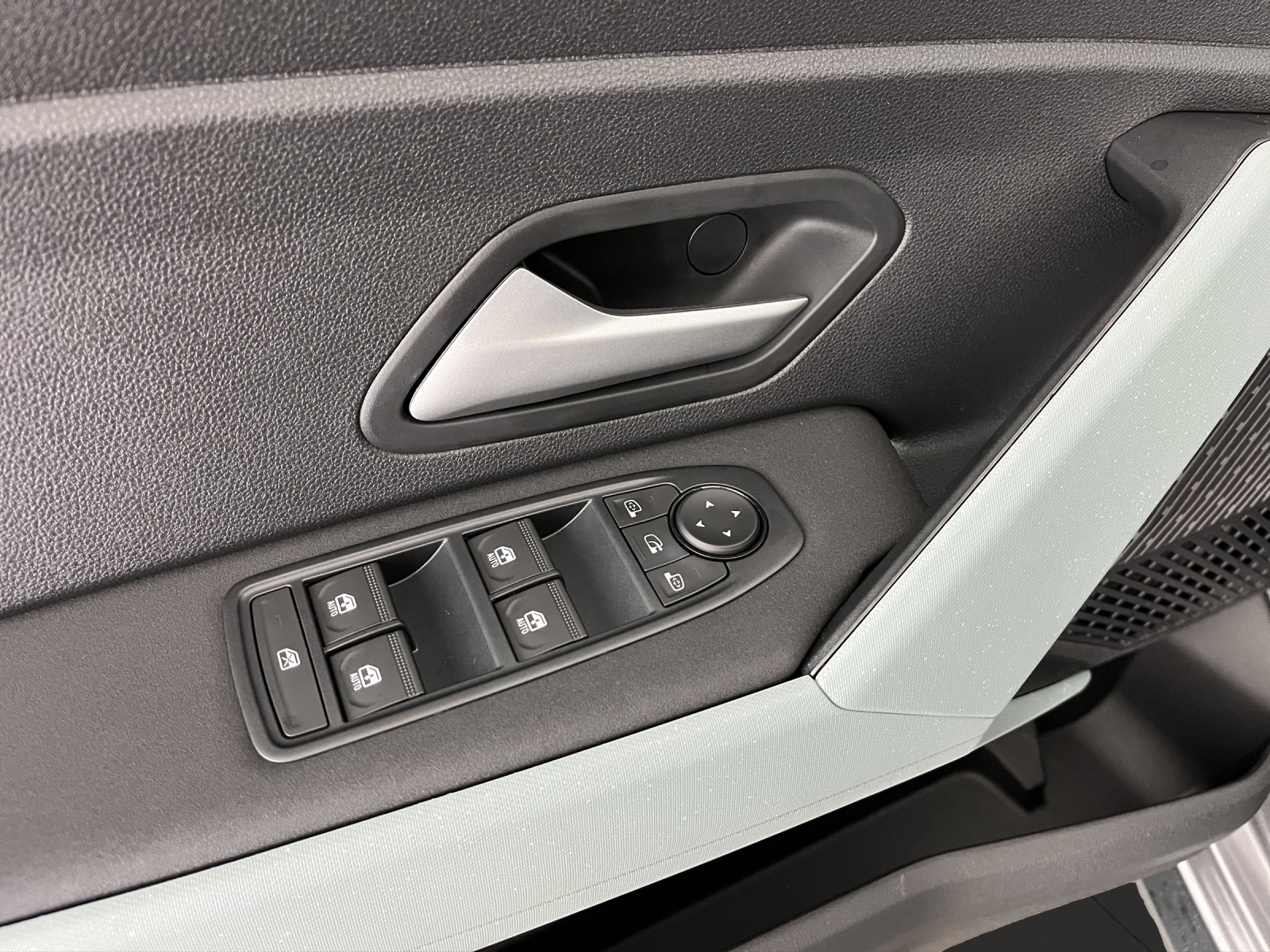 DACIA Duster 1.2 Hybrid Extreme 4WD-image-12