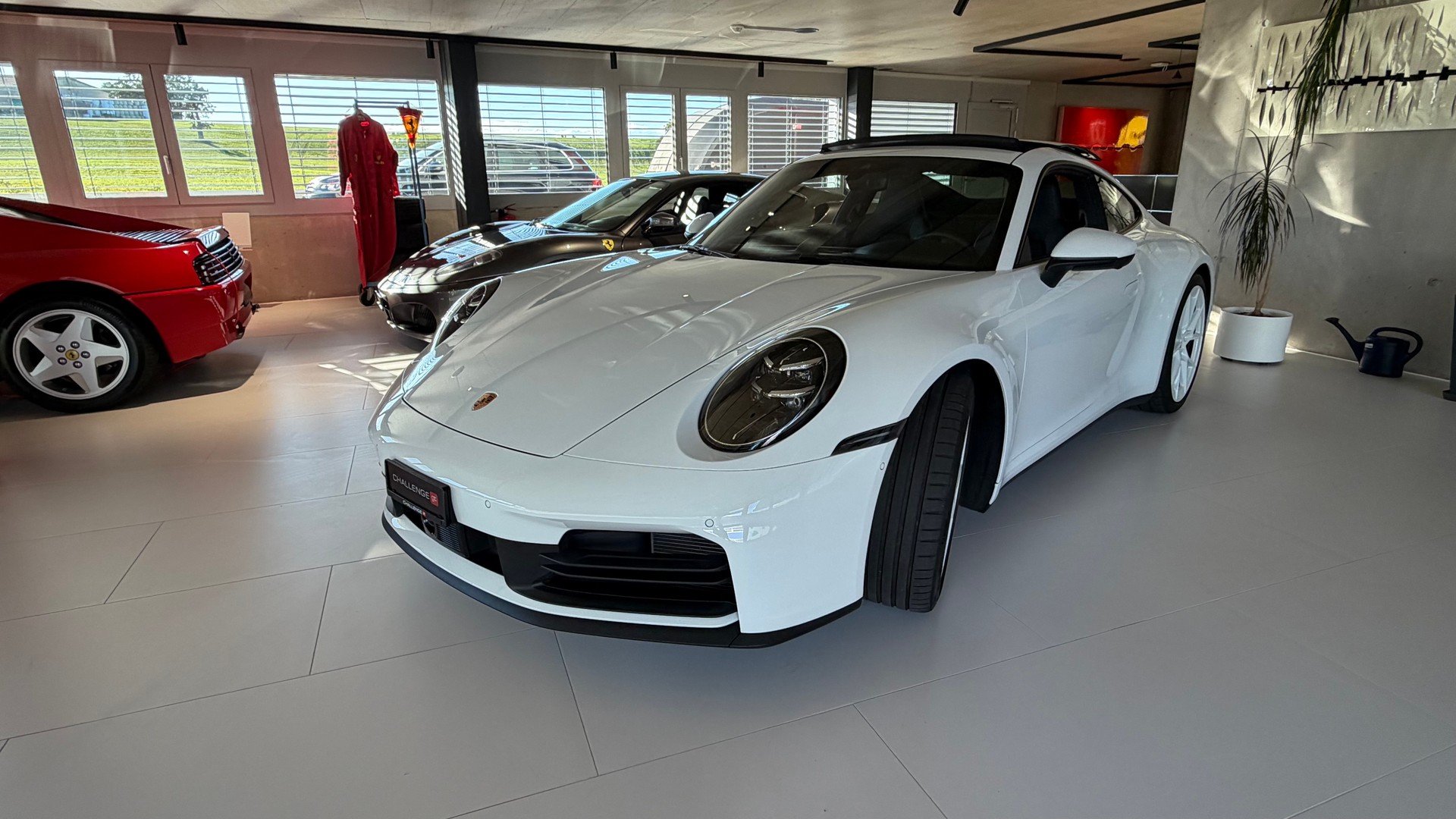 PORSCHE Carrera 992 Spéciale white edition-image-1