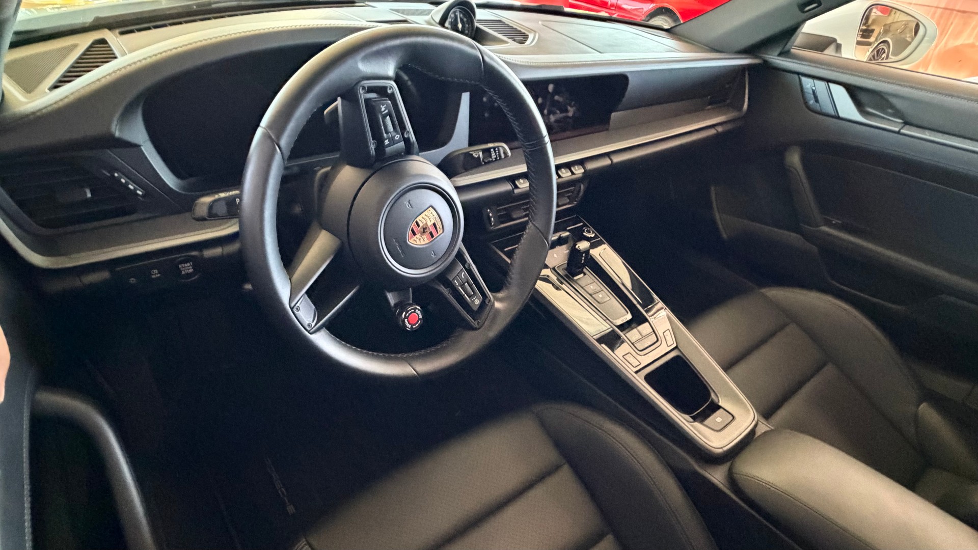 PORSCHE Carrera 992 Spéciale white edition-image-11